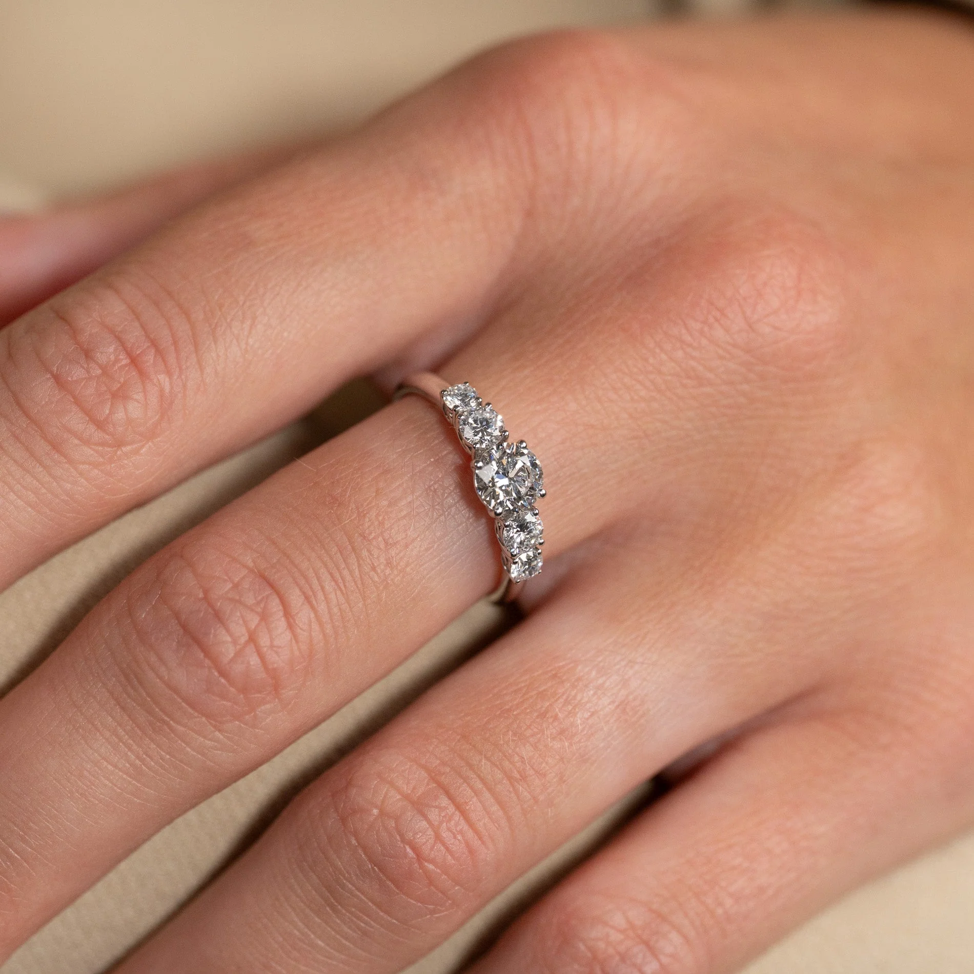 FIVE-STONE TRELLIS LAB-DIAMOND RING - 1.0ct - WG - Image 2