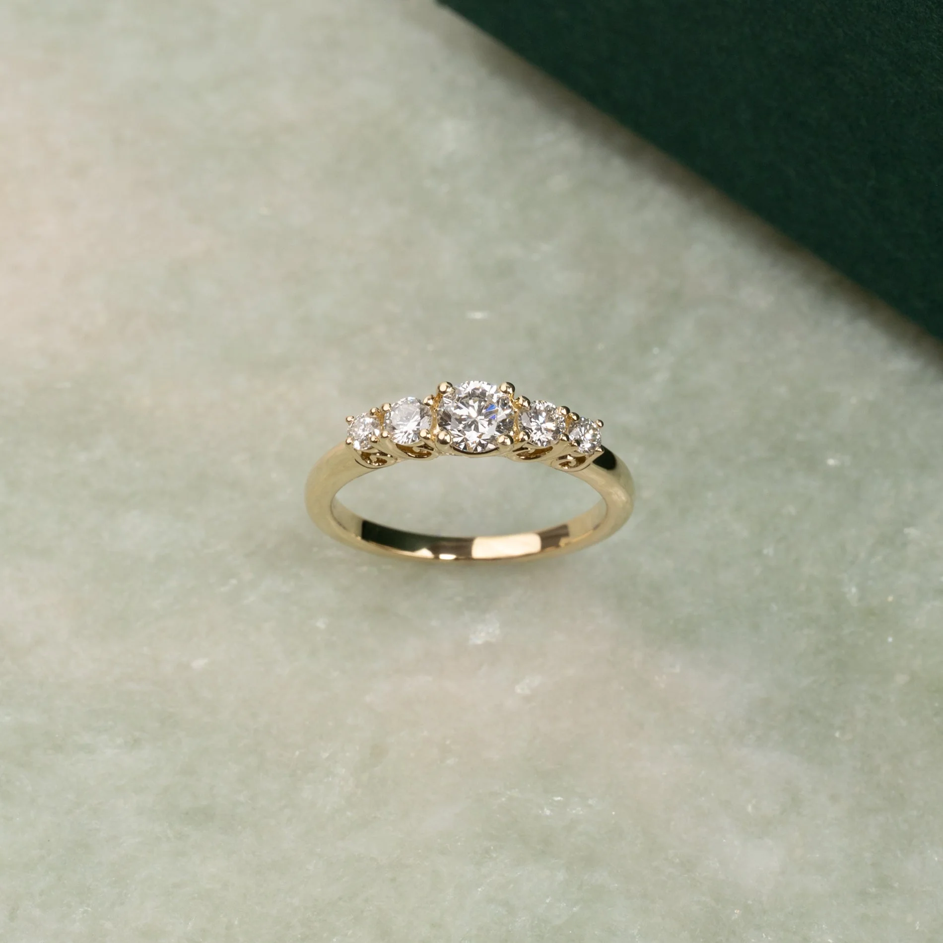 FIVE-STONE TRELLIS DIAMOND RING - Image 3