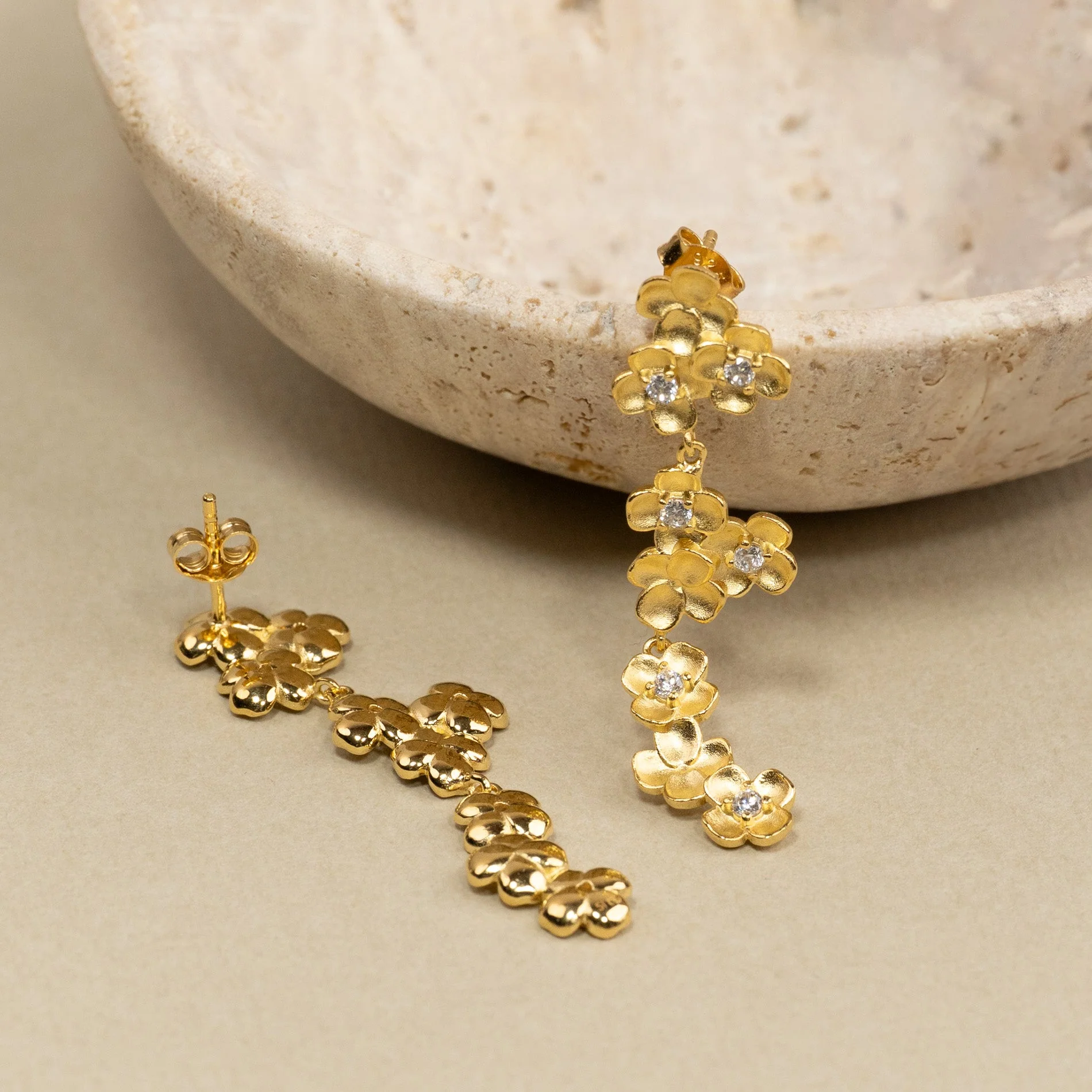 FLORA CRYSTAL GOLDEN EARRING - Image 5