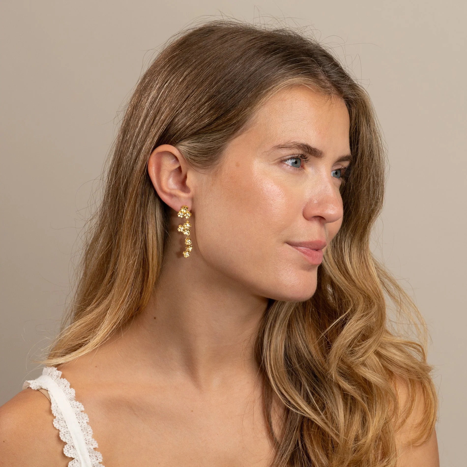 FLORA CRYSTAL GOLDEN EARRING - Image 7