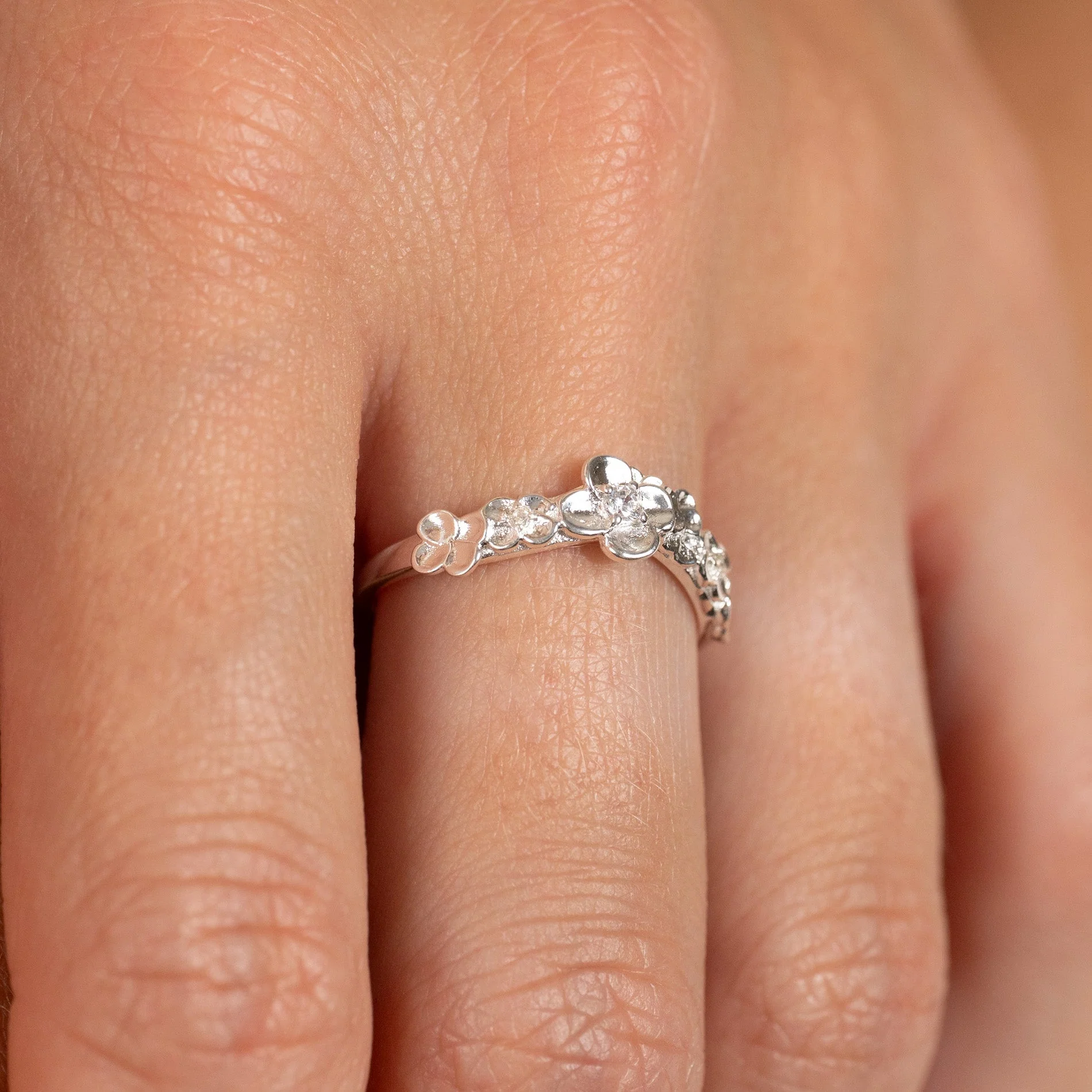 FLORA CRYSTAL SILVER RING - Image 5