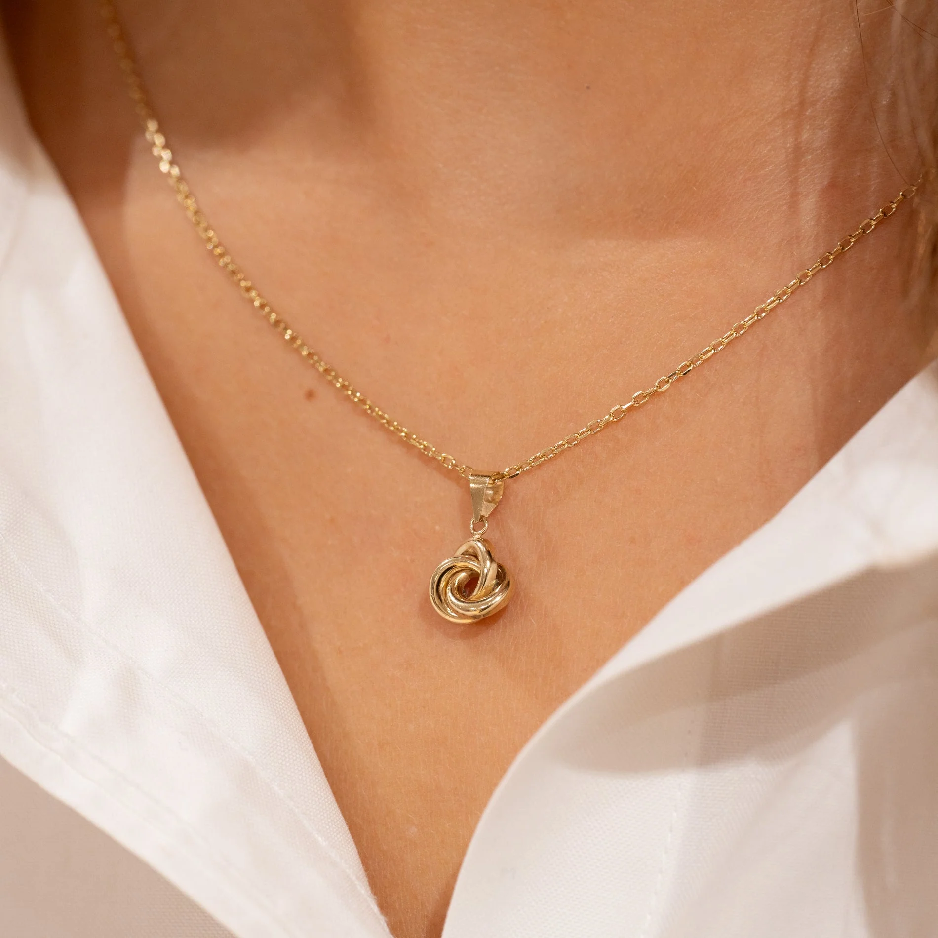 FREJA SOLID GOLD PENDANT - 9 mm - Image 2