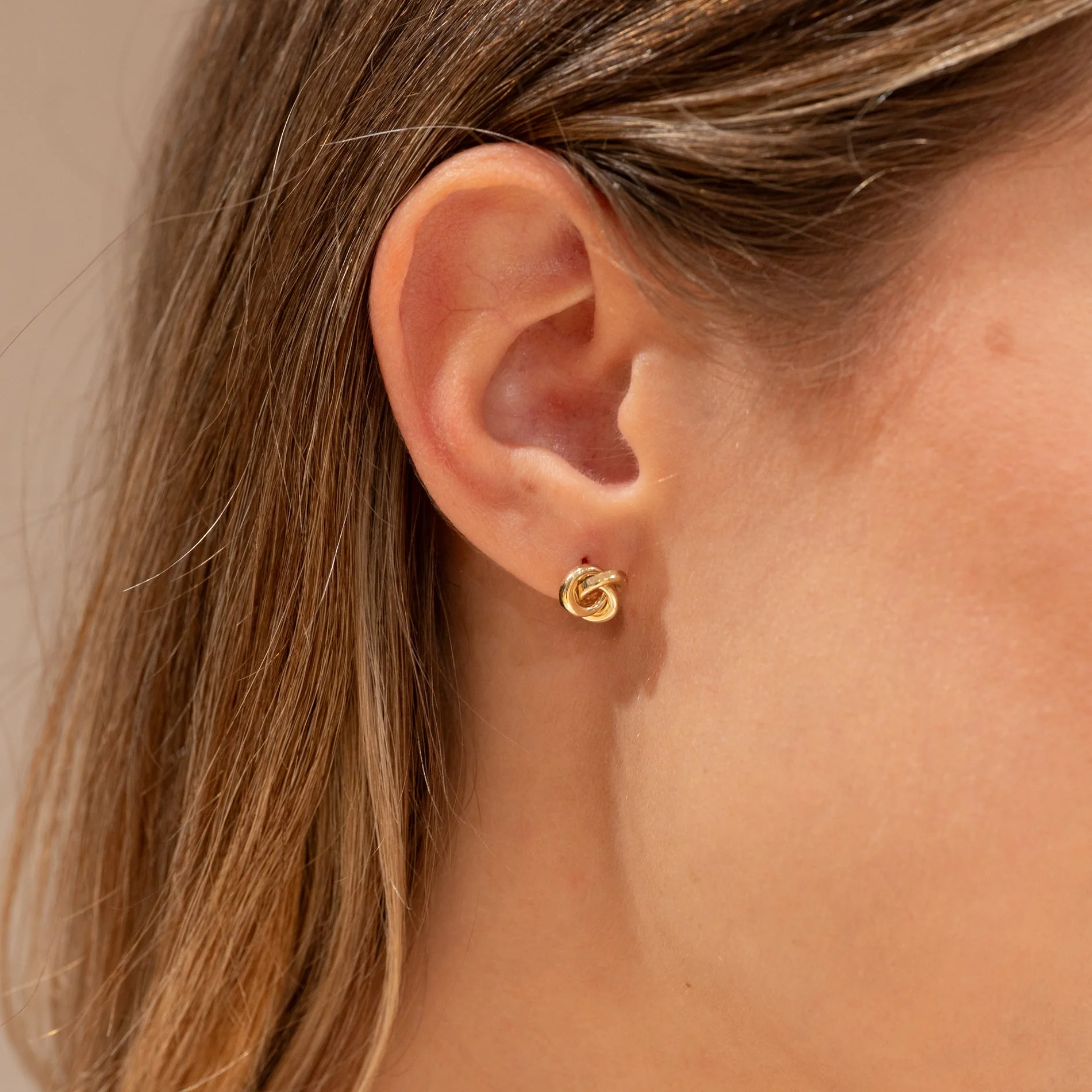 FREJA SOLID GOLD STUD EARRING - Image 2
