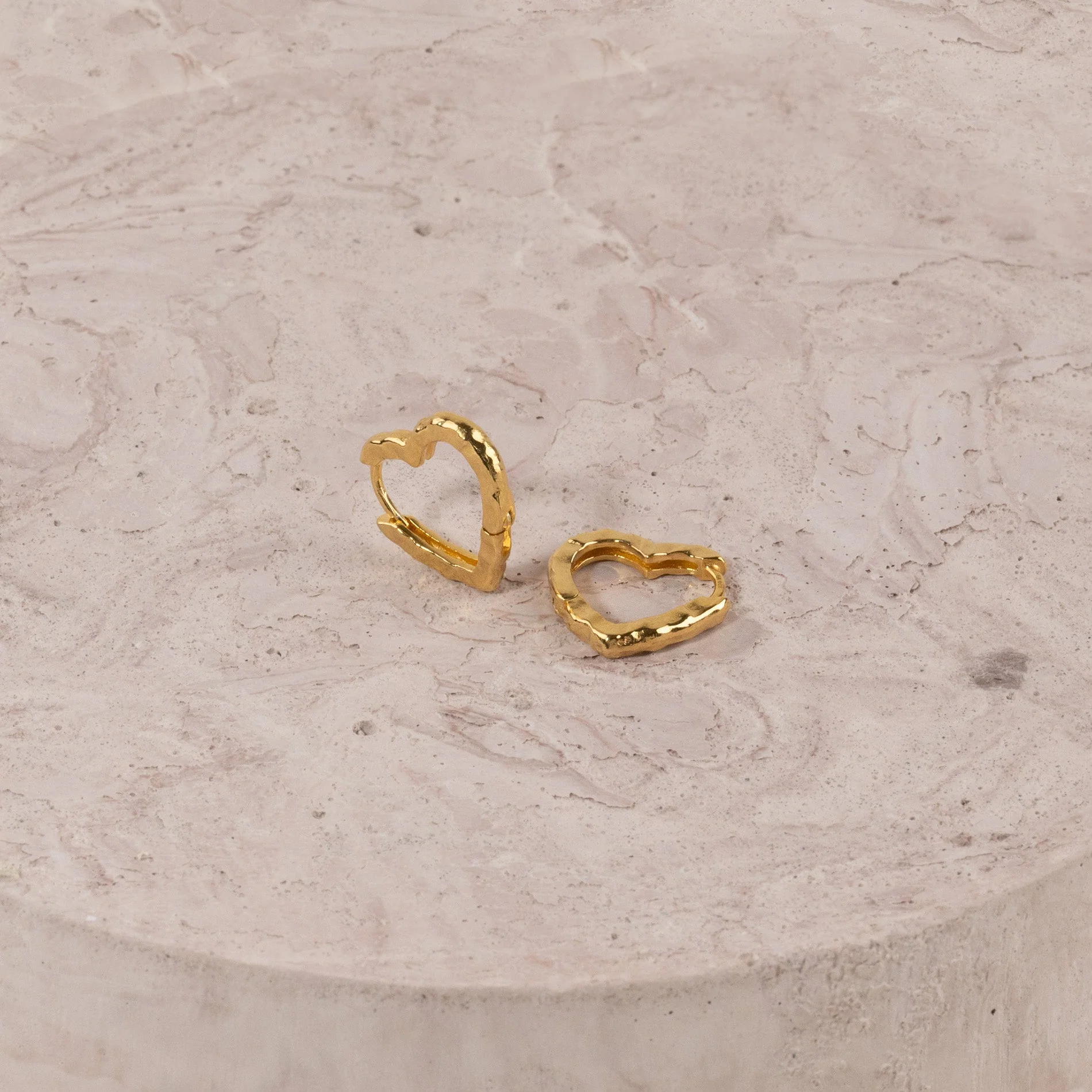 FREYA GOLDEN CREOL EARRING - Image 5