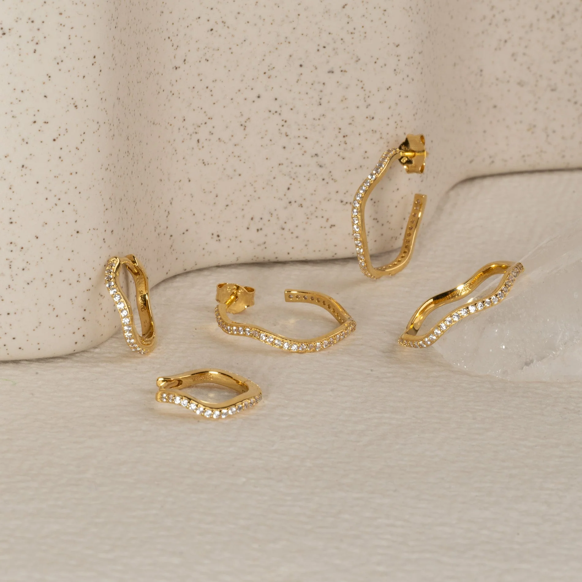 GAIA CRYSTAL GOLDEN CREOL EARRING - Image 9