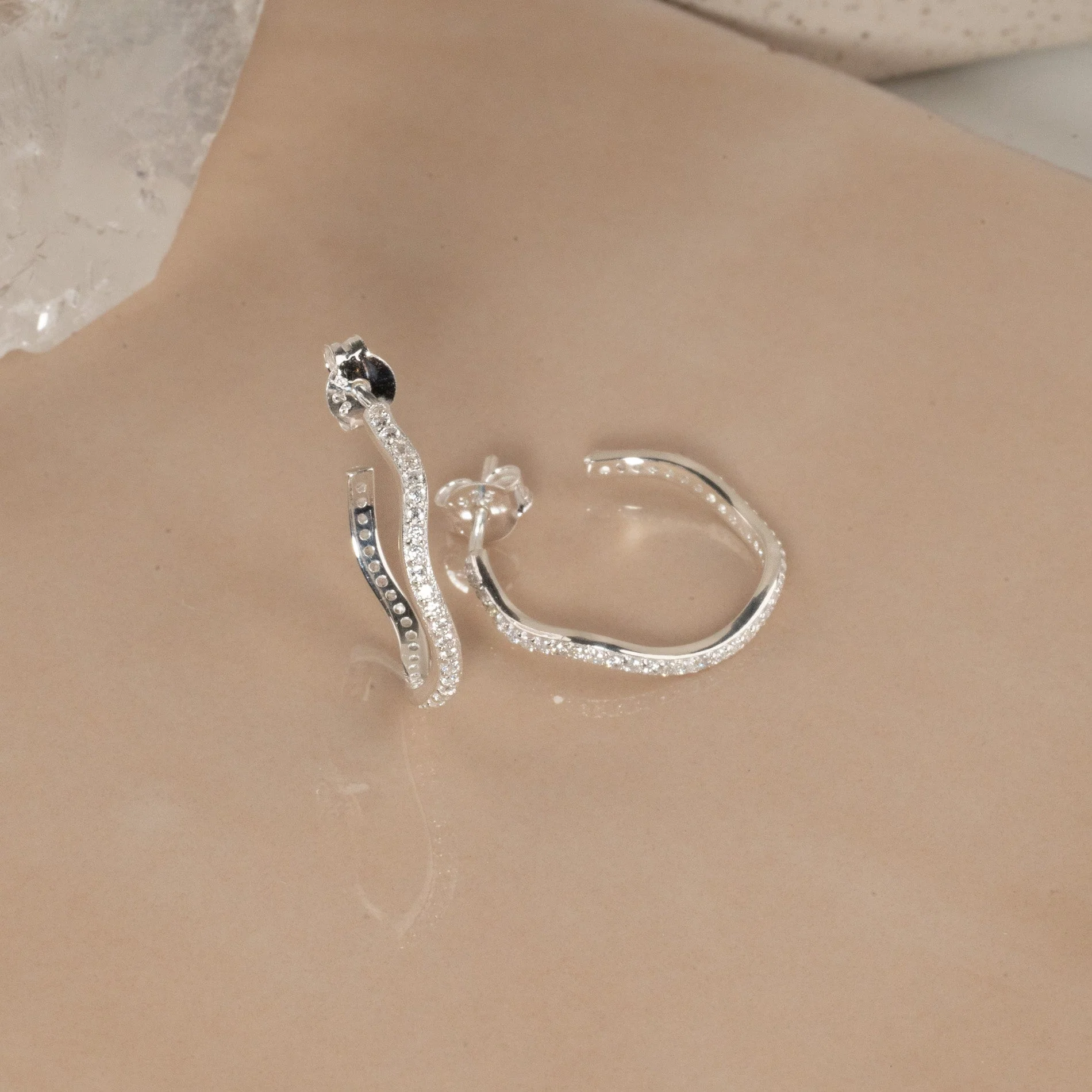 GAIA CRYSTAL SILVER CREOL EARRING - Image 4