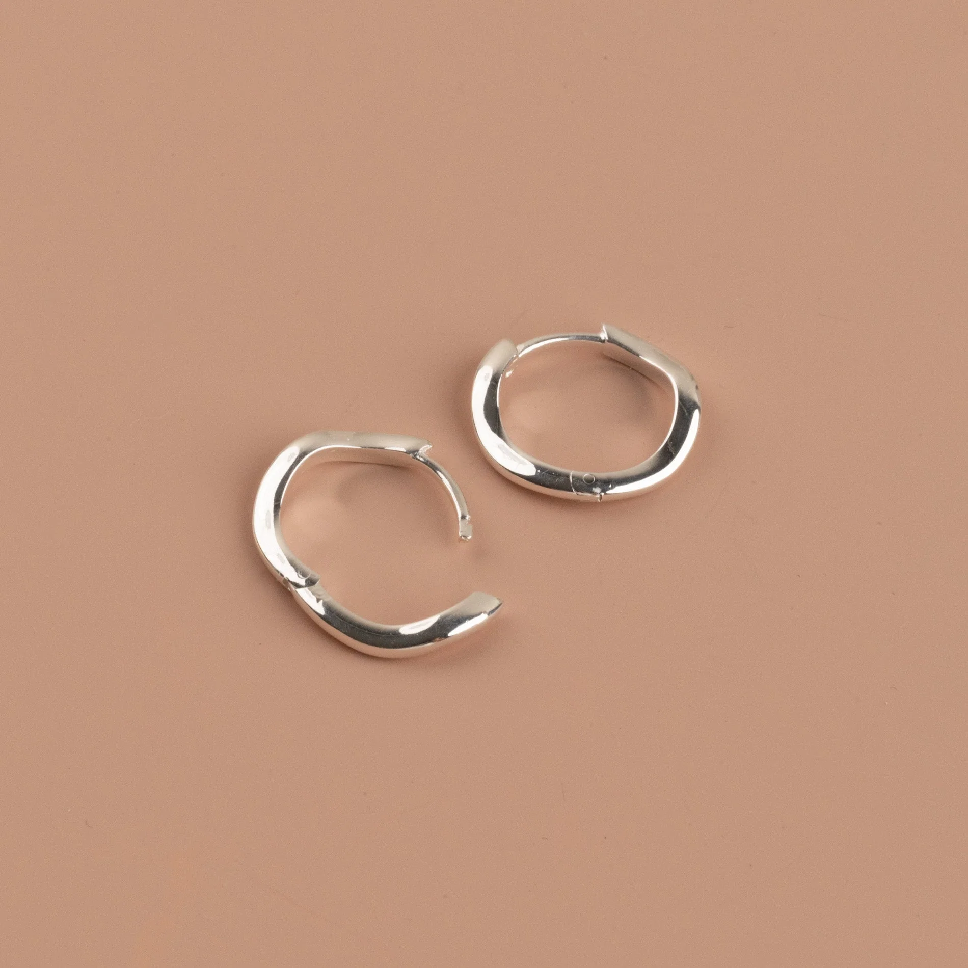 GAIA SILVER HUGGIE EARRING - Image 5