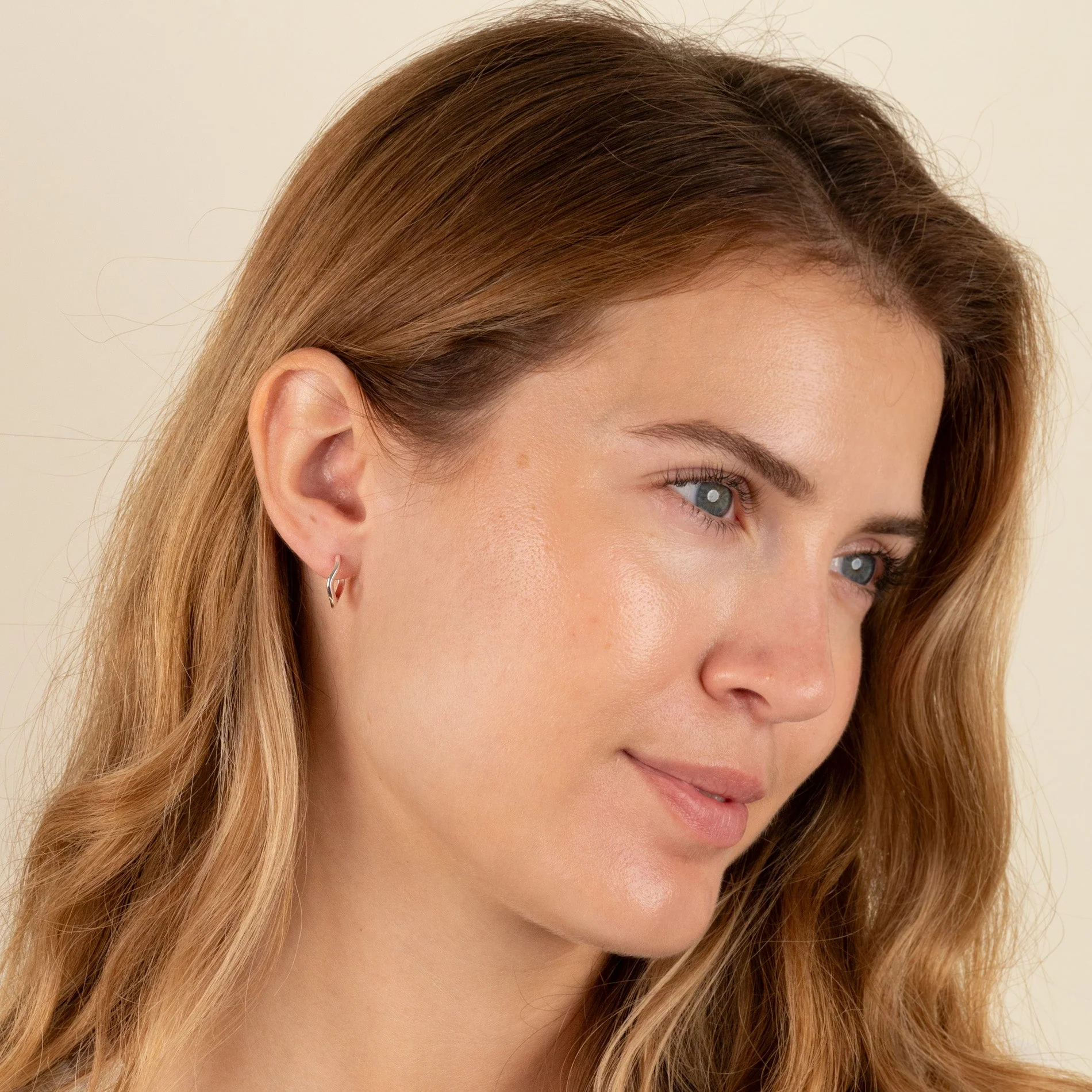 GAIA SILVER HUGGIE EARRING - Image 6