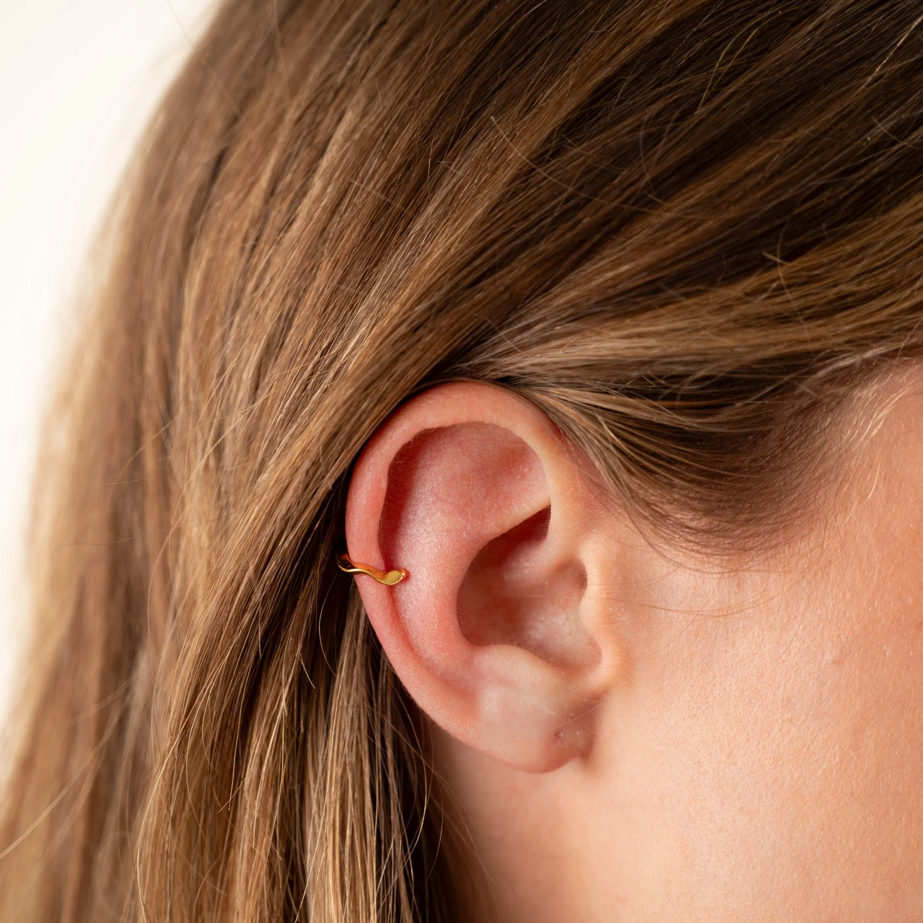 GALIA GOLDEN EAR CUFF - Image 4