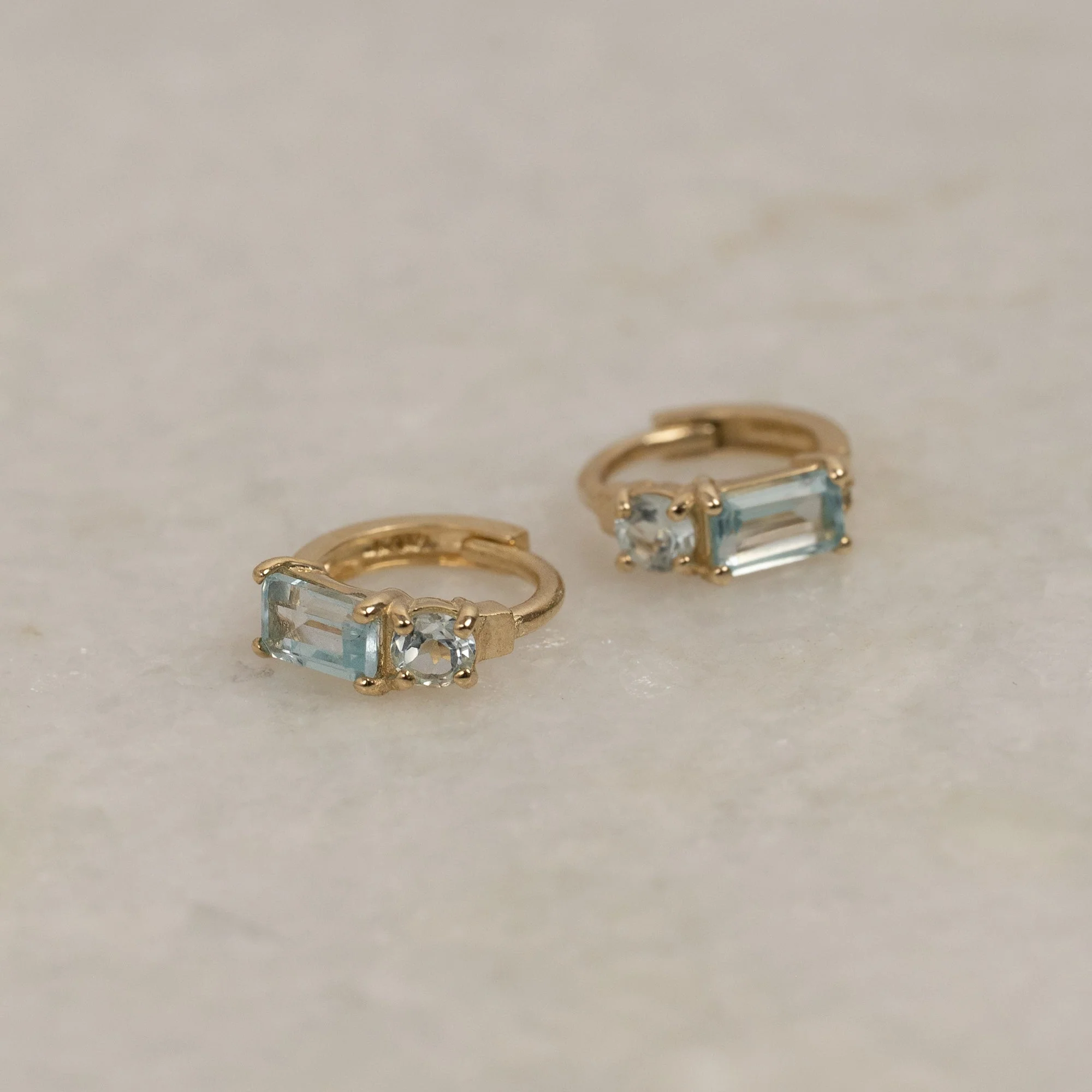 GEMINA BLUE TOPAZ SOLID GOLD EARRING - Image 3