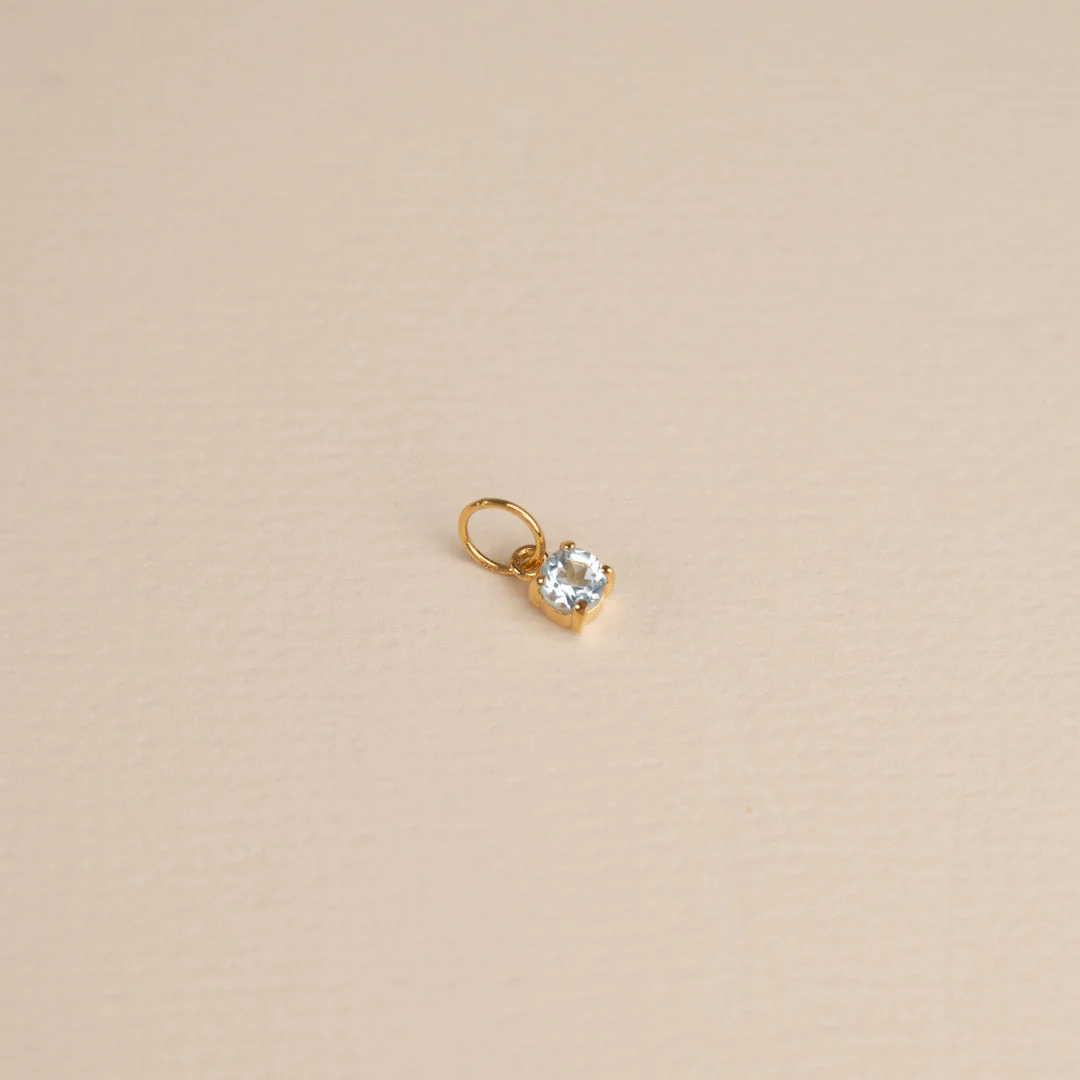 GEMMA BLUE TOPAZ GOLDEN PENDANT - Image 2