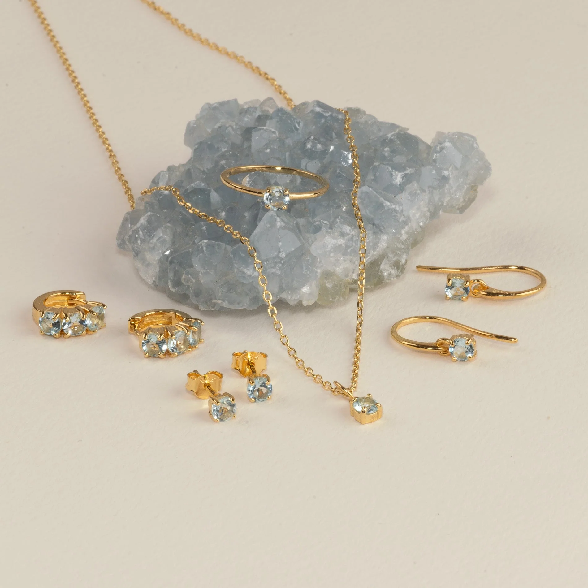 GEMMA BLUE TOPAZ GOLDEN PENDANT - Image 8