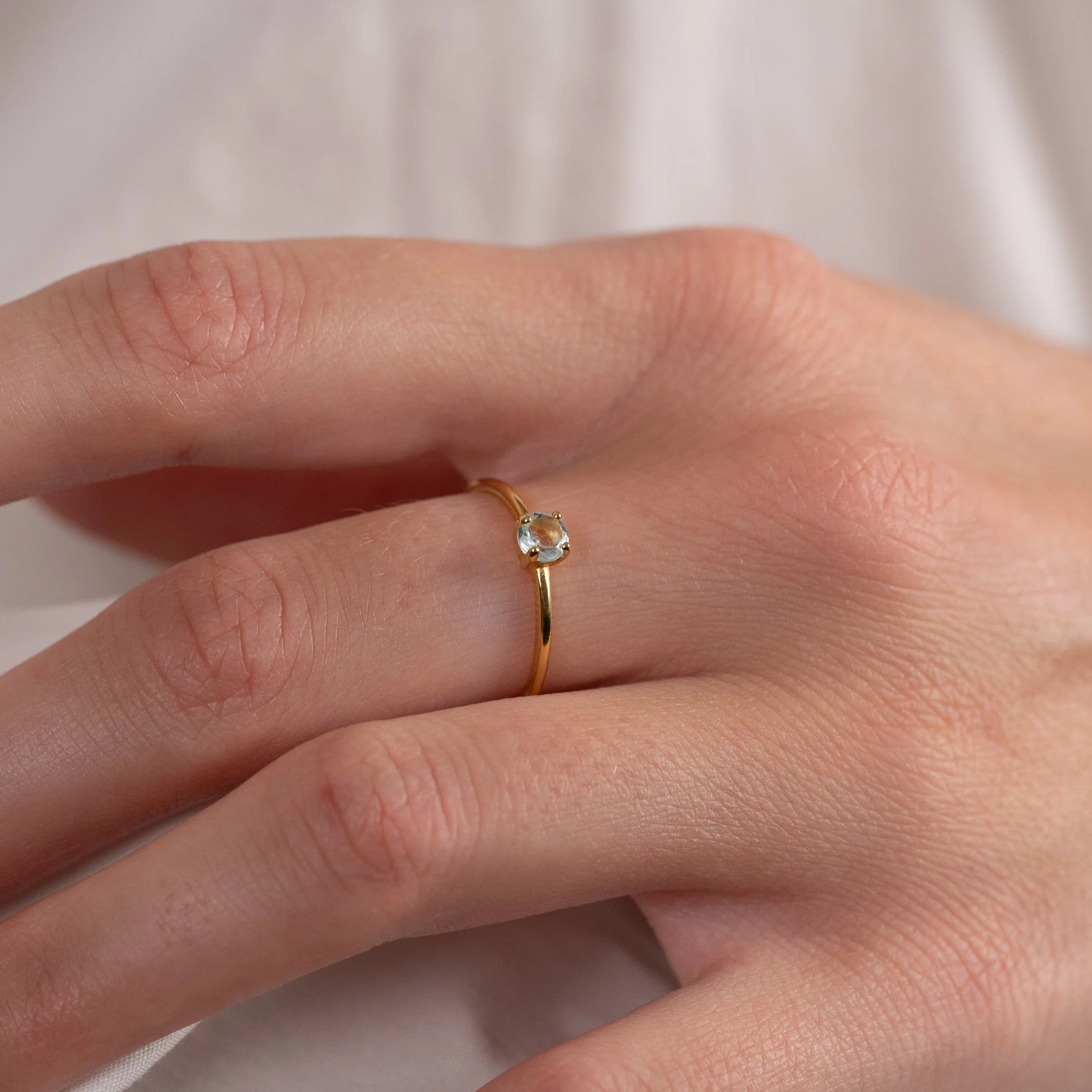 GEMMA BLUE TOPAZ GOLDEN RING - Image 6