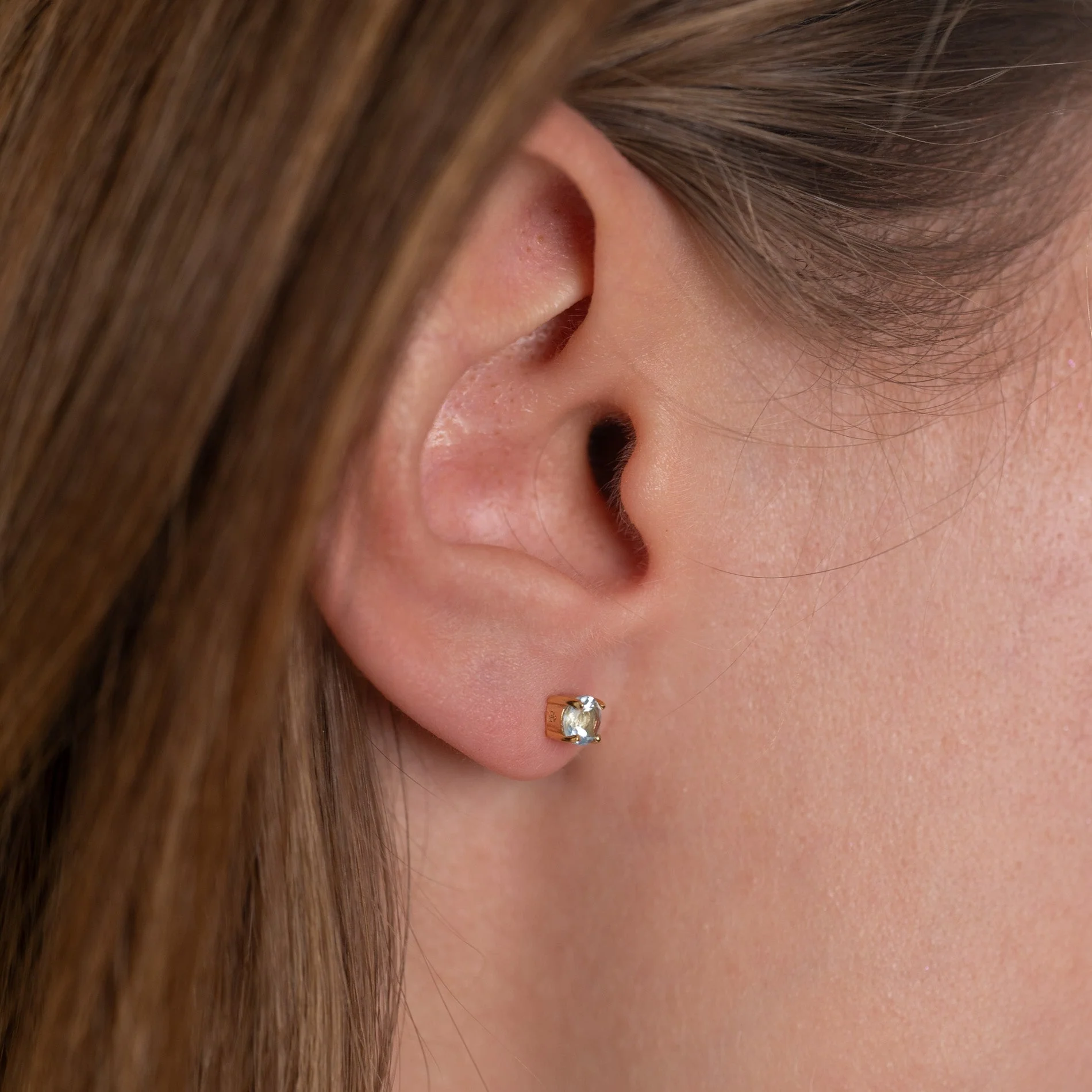 GEMMA BLUE TOPAZ GOLDEN STUD EARRING - Image 4