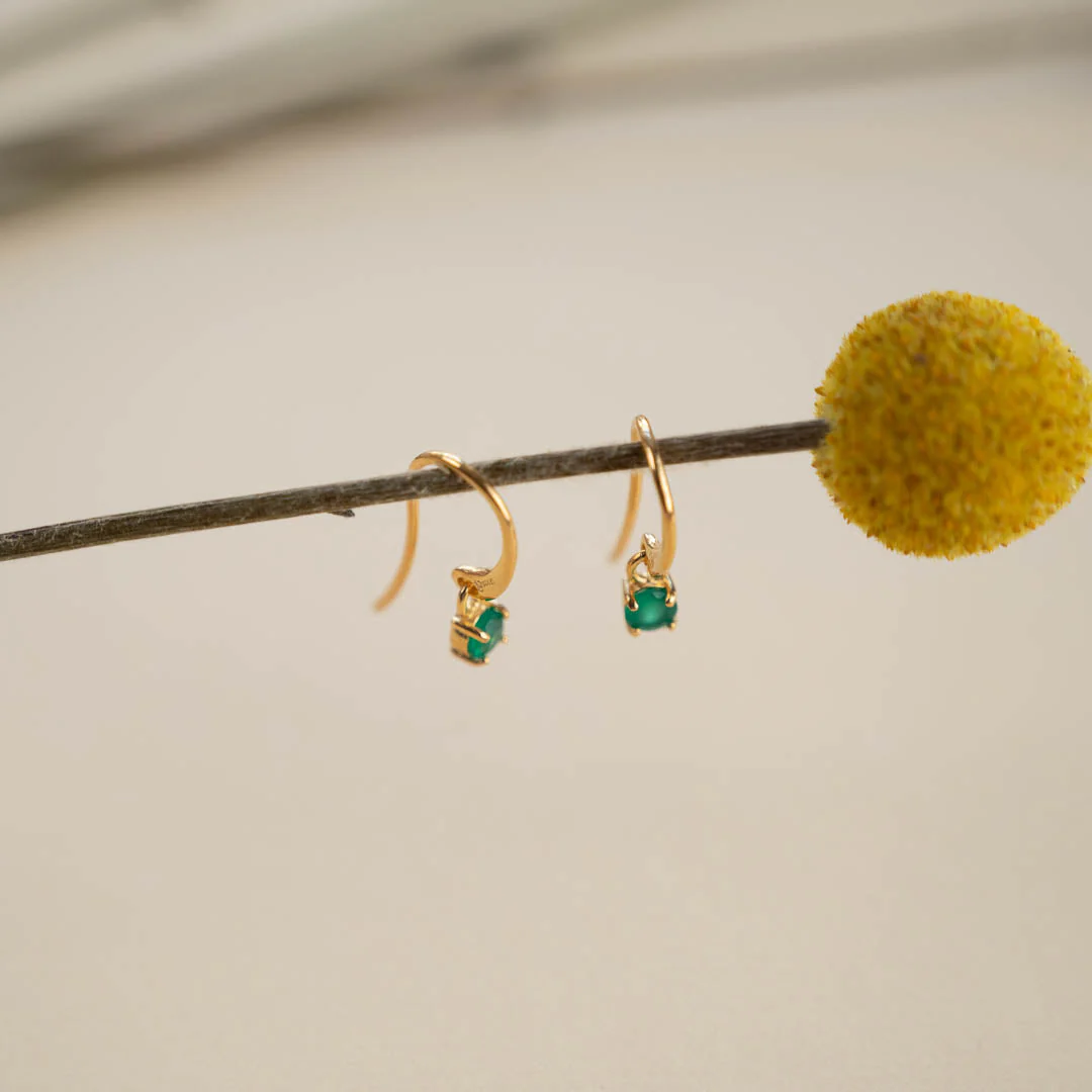 GEMMA GREEN AGATE GOLDEN HOOK EARRING - Image 4