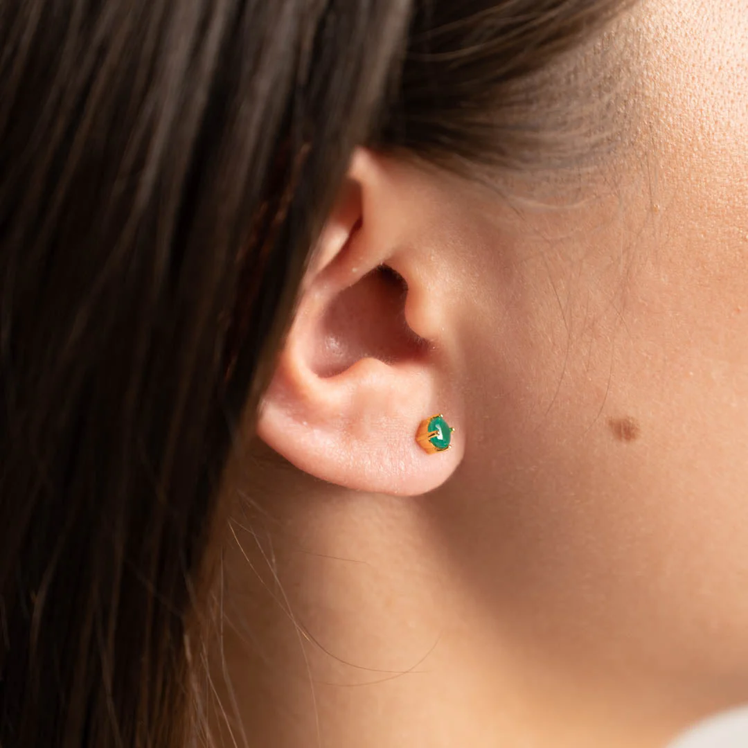 GEMMA GREEN AGATE GOLDEN STUD EARRING - Image 3