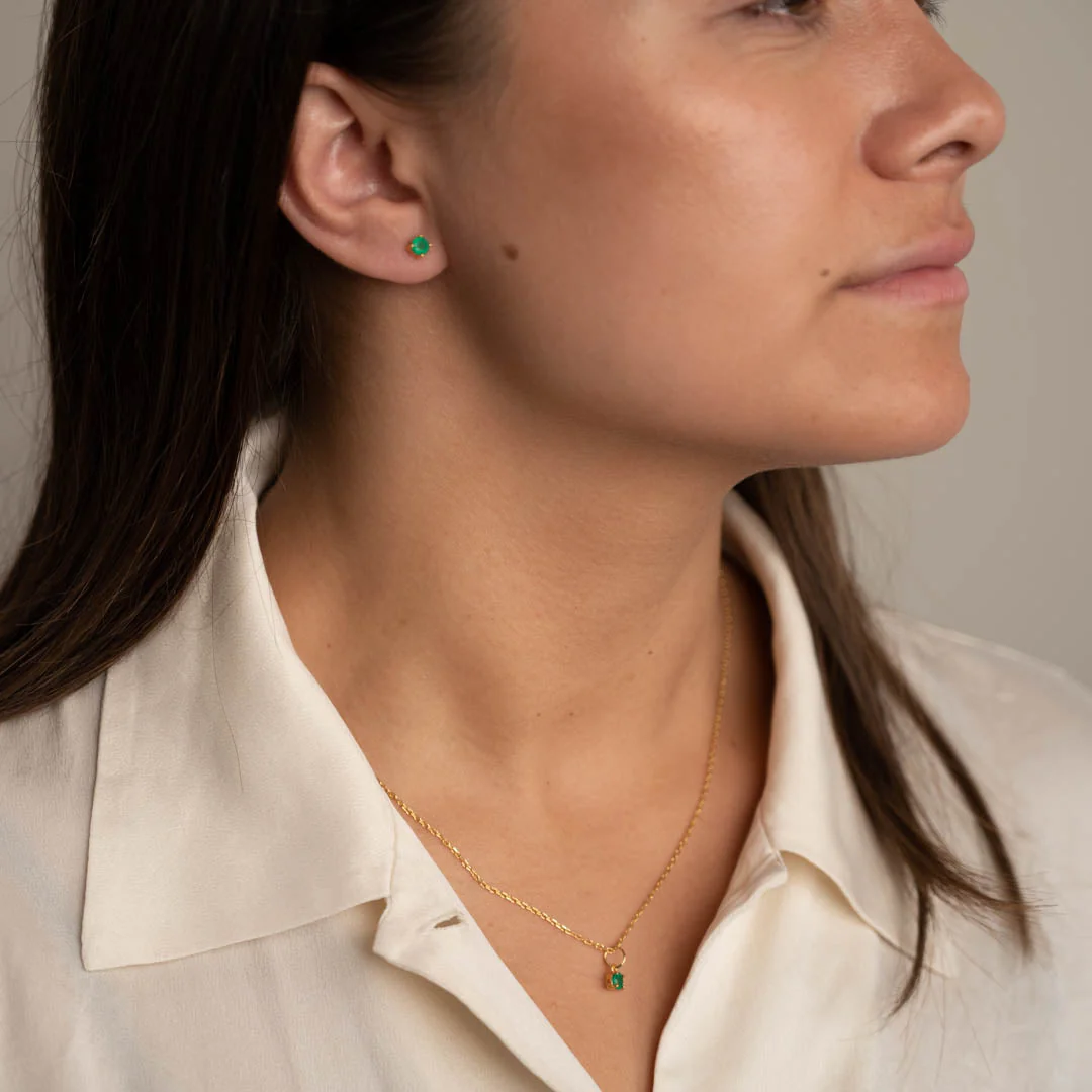GEMMA GREEN AGATE GOLDEN STUD EARRING - Image 6