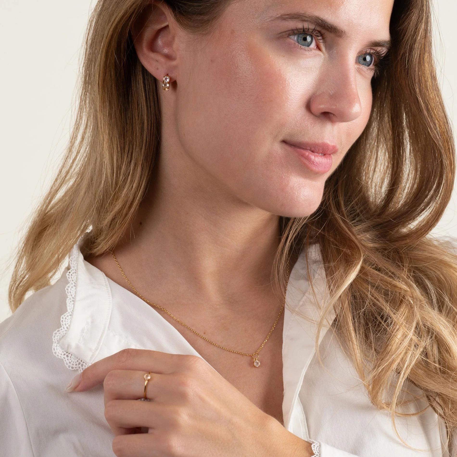 GEMMA MOONSTONE GOLDEN PENDANT - Image 7