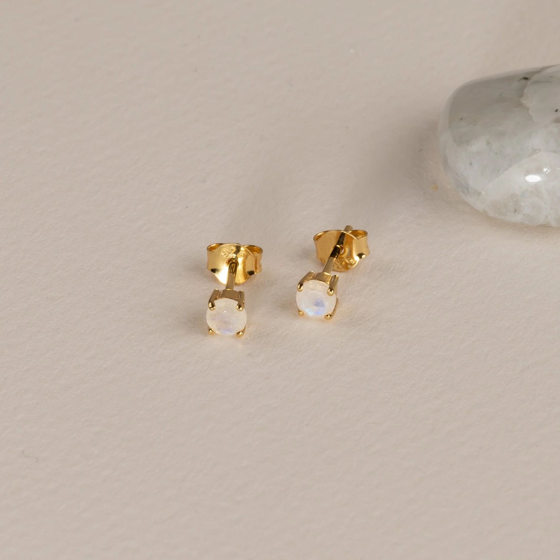 GEMMA MOONSTONE GOLDEN STUD EARRING - Image 3