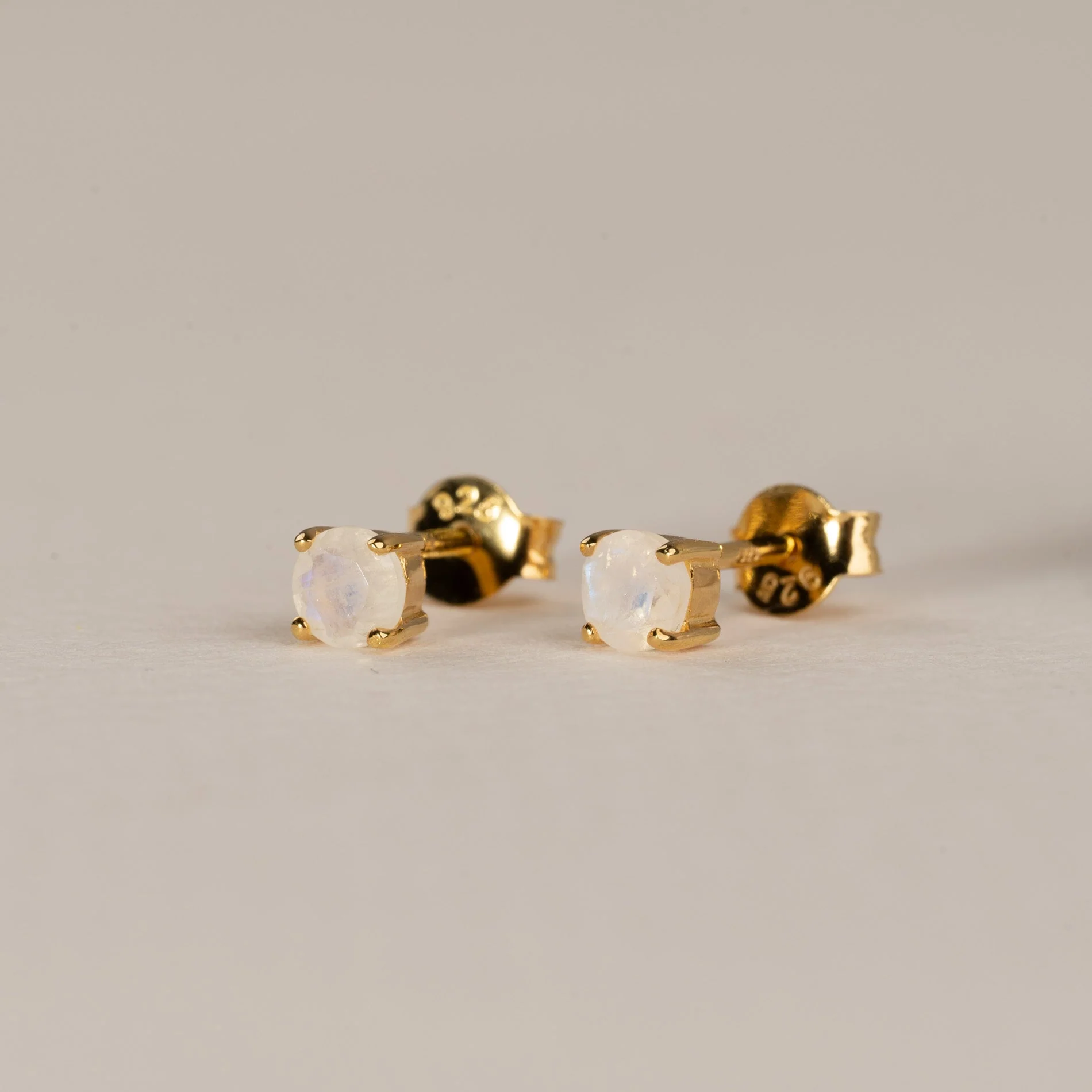 GEMMA MOONSTONE GOLDEN STUD EARRING - Image 5