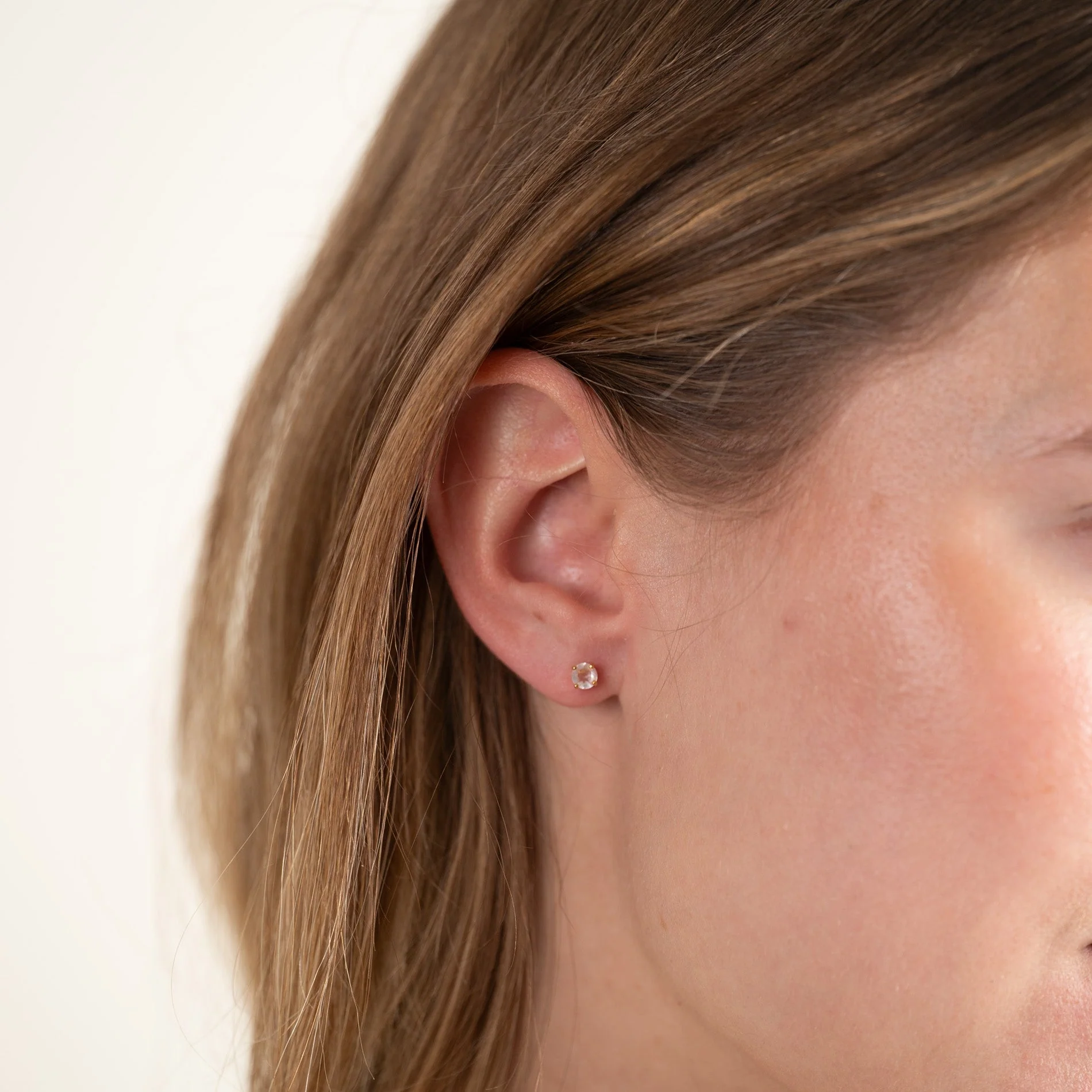 GEMMA MOONSTONE GOLDEN STUD EARRING - Image 6