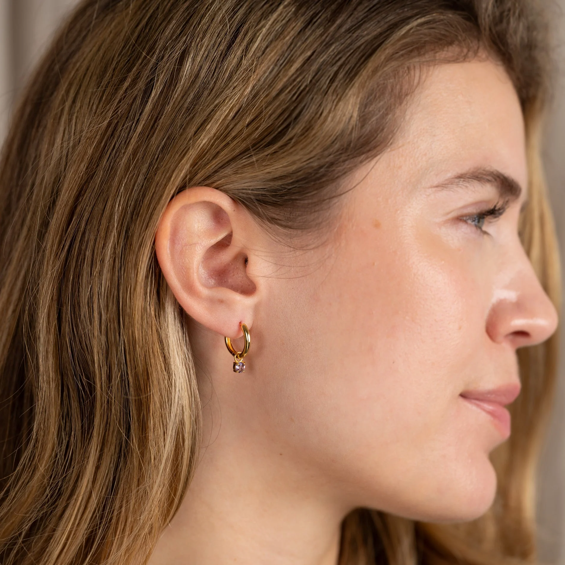 GEMMA PURPLE AMETHYST / ELINA SMALL GOLDEN CREOL EARRING - Image 6