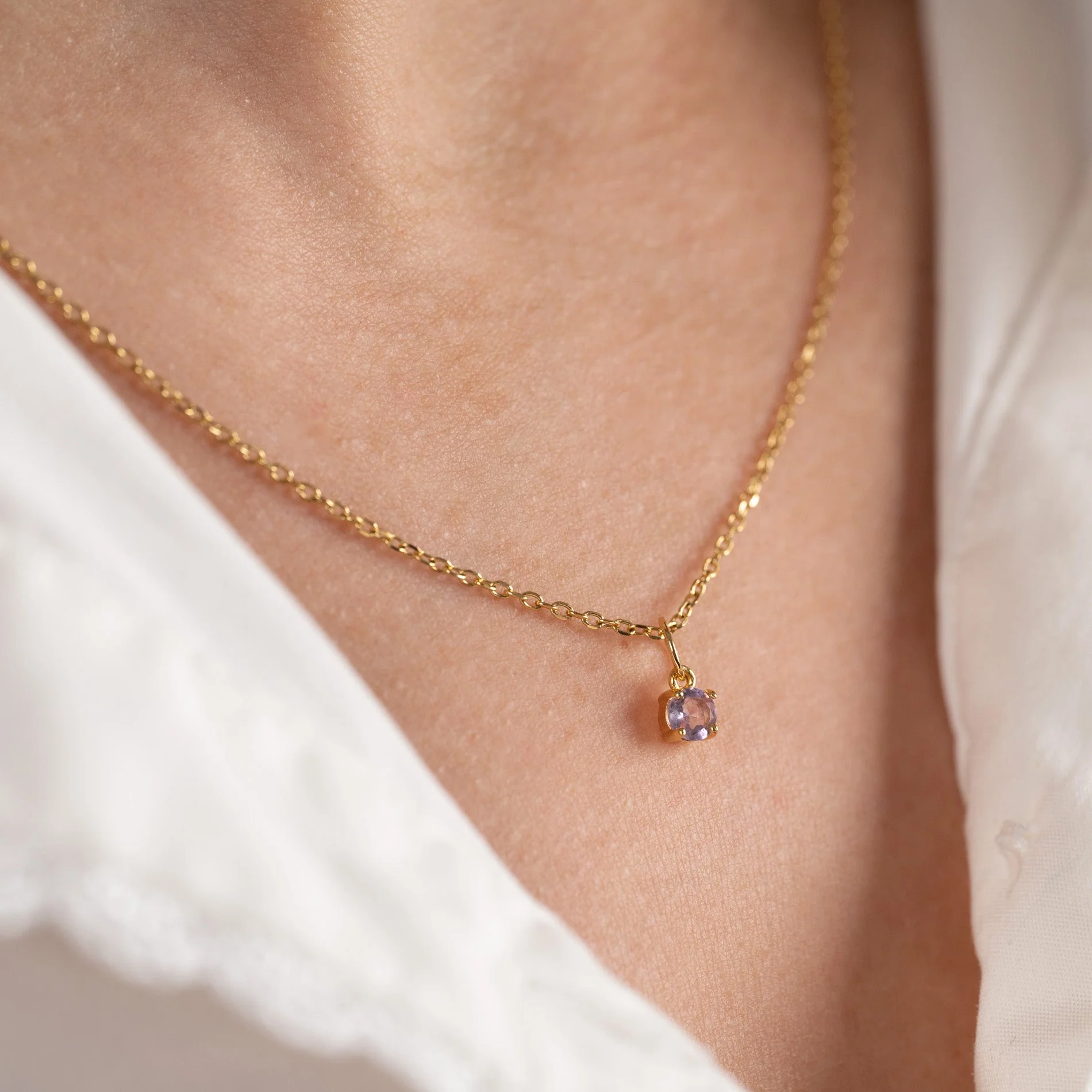 GEMMA PURPLE AMETHYST GOLDEN PENDANT - Image 4