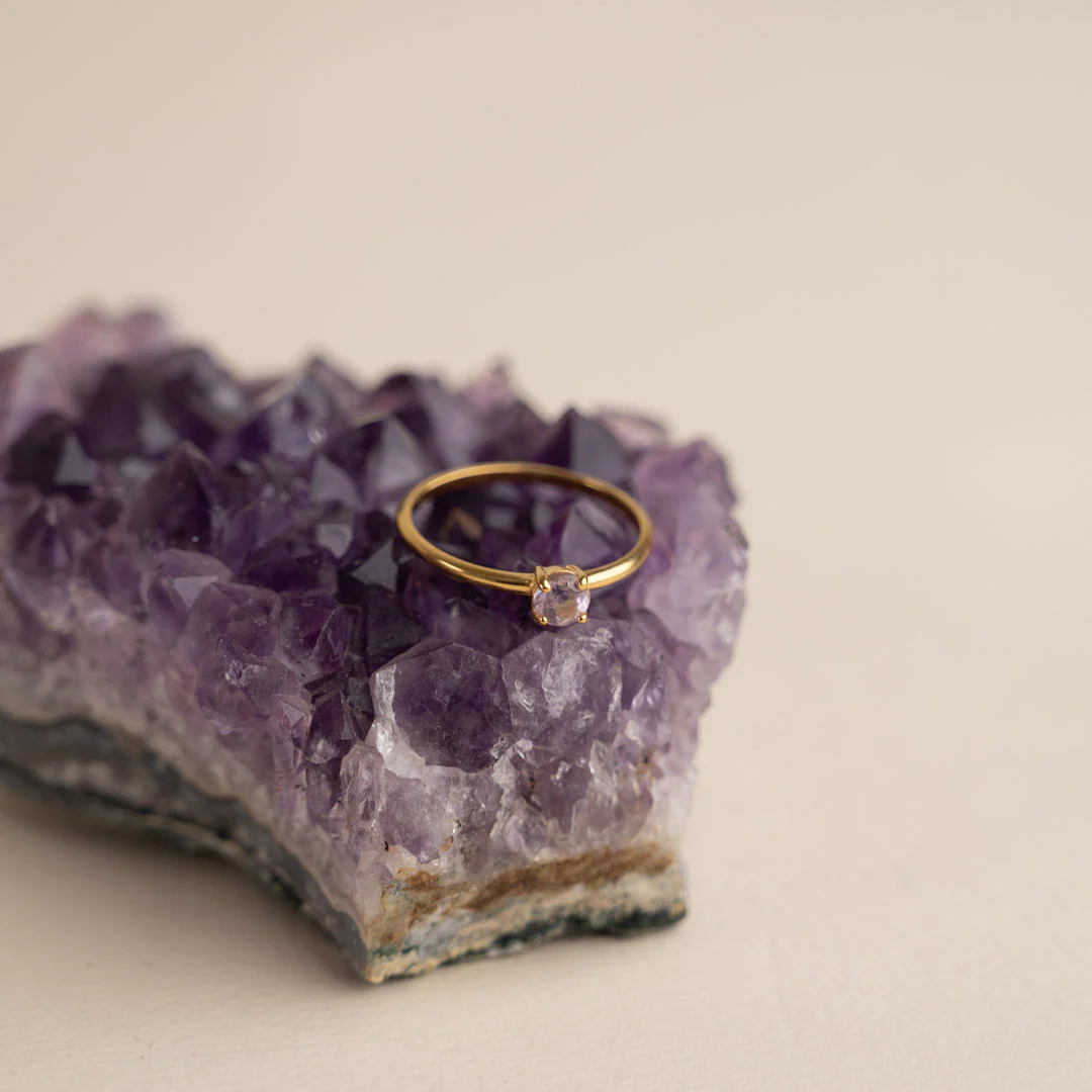 GEMMA PURPLE AMETHYST GOLDEN RING - Image 3
