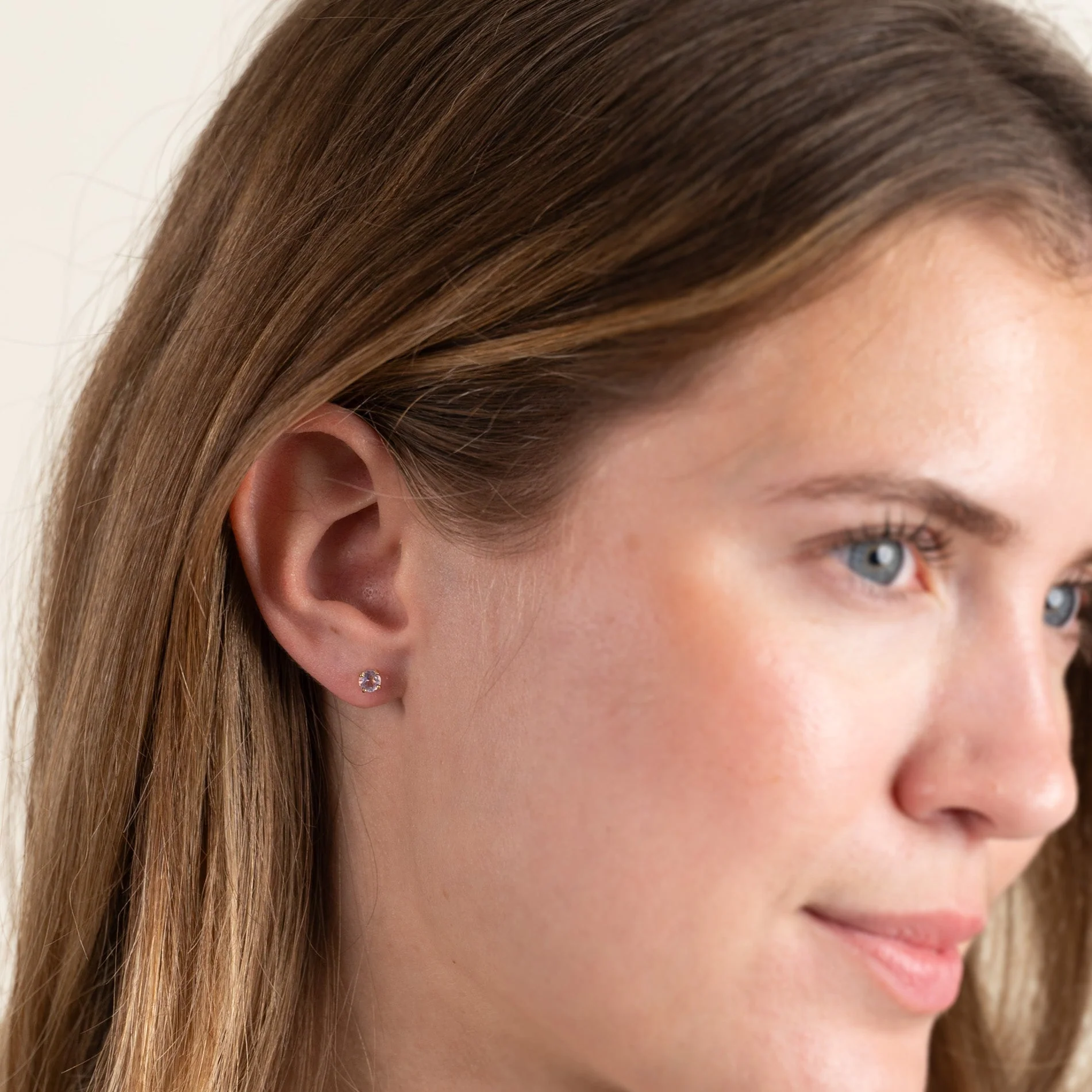GEMMA PURPLE AMETHYST GOLDEN STUD EARRING - Image 4