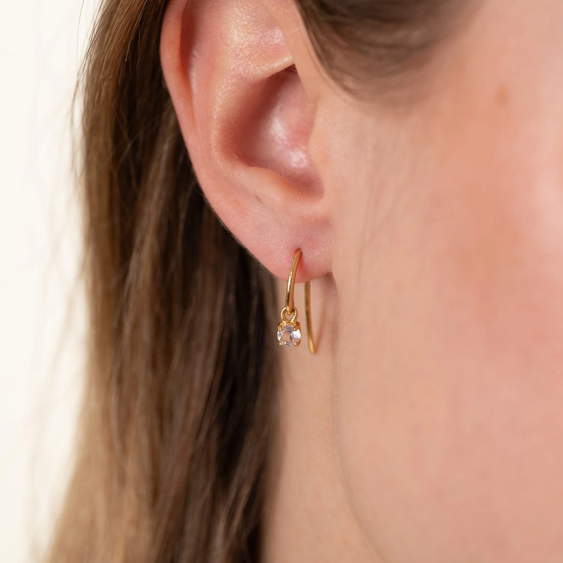 GEMMA ROSE QUARTZ GOLDEN HOOK EARRING - Image 5