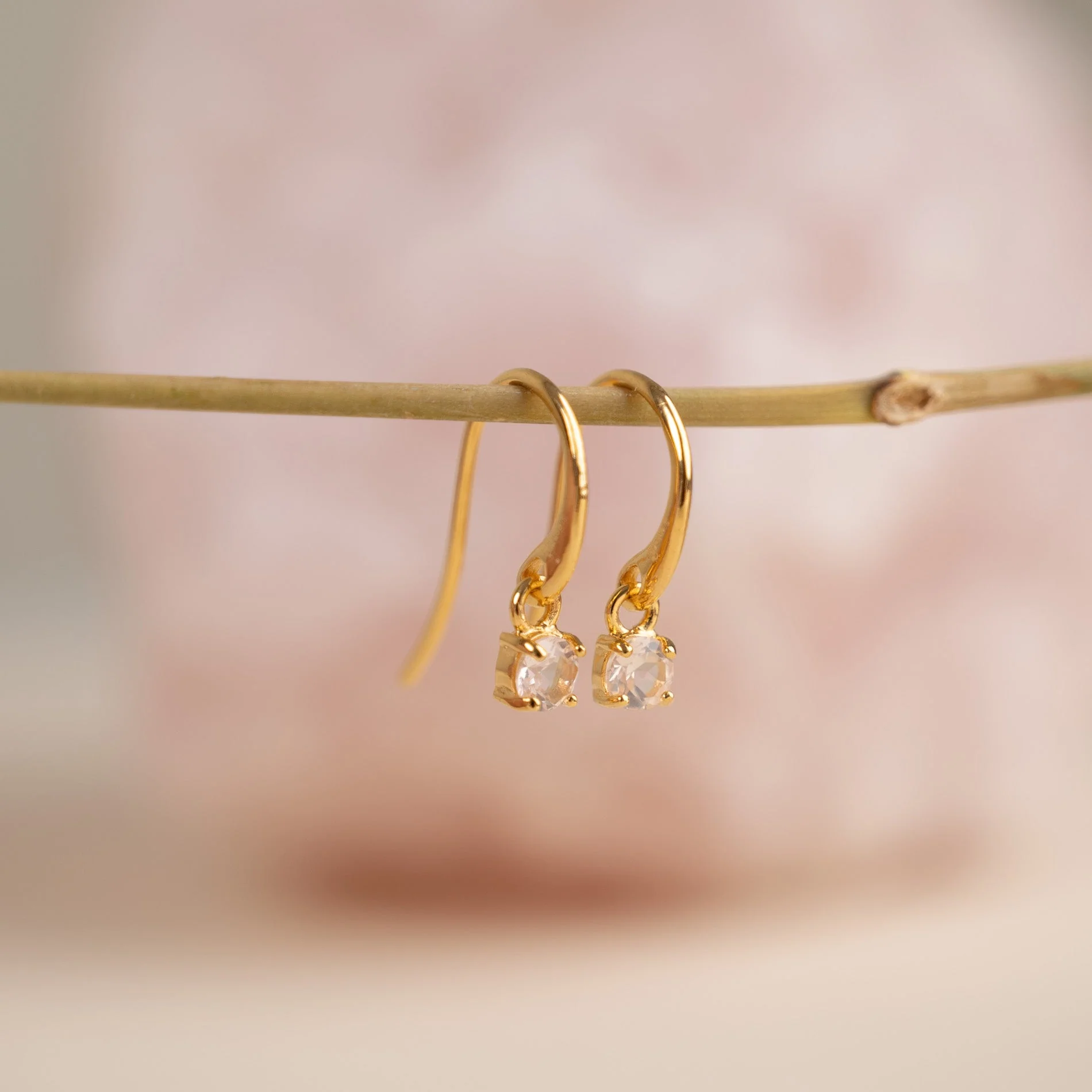 GEMMA ROSE QUARTZ GOLDEN HOOK EARRING - Image 6