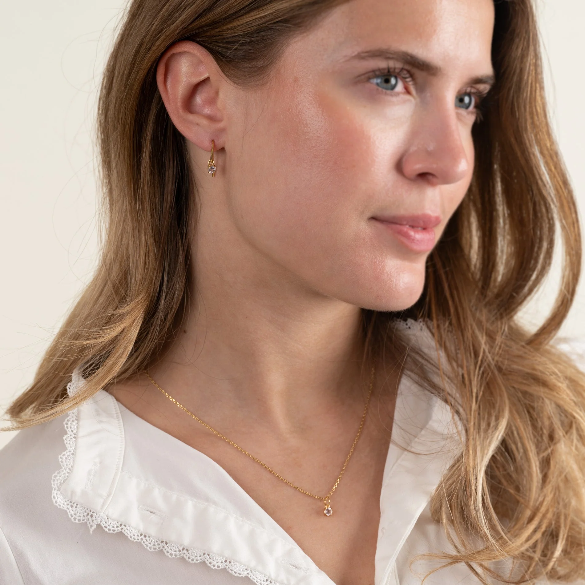 GEMMA ROSE QUARTZ GOLDEN HOOK EARRING - Image 9
