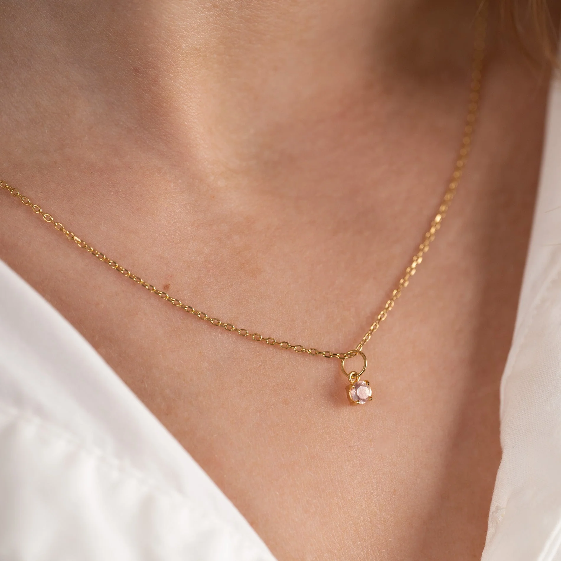 GEMMA ROSE QUARTZ GOLDEN PENDANT - Image 4
