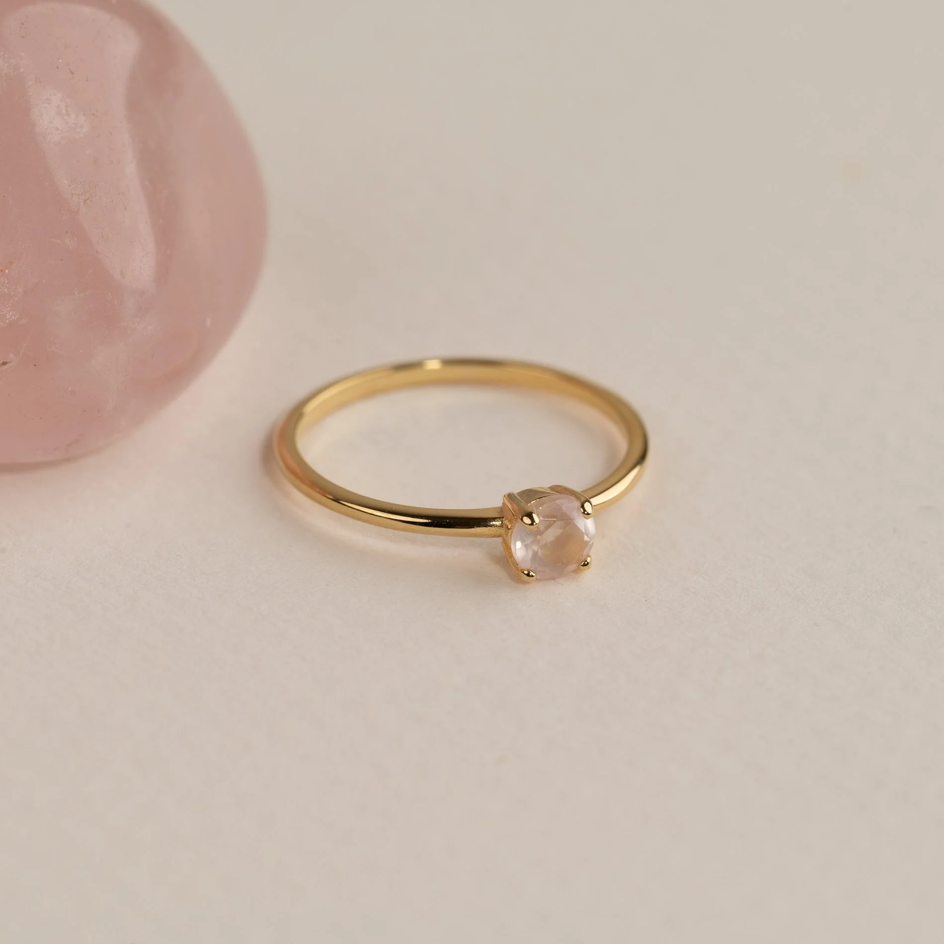 GEMMA ROSE QUARTZ GOLDEN RING - Image 3