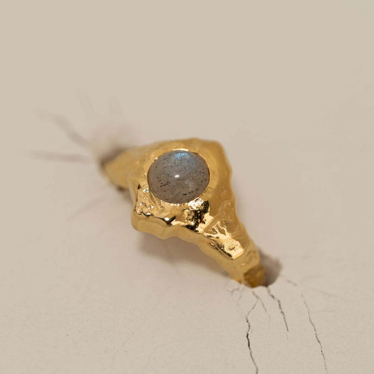 GIGI LABRADORITE GOLDEN RING - Image 4