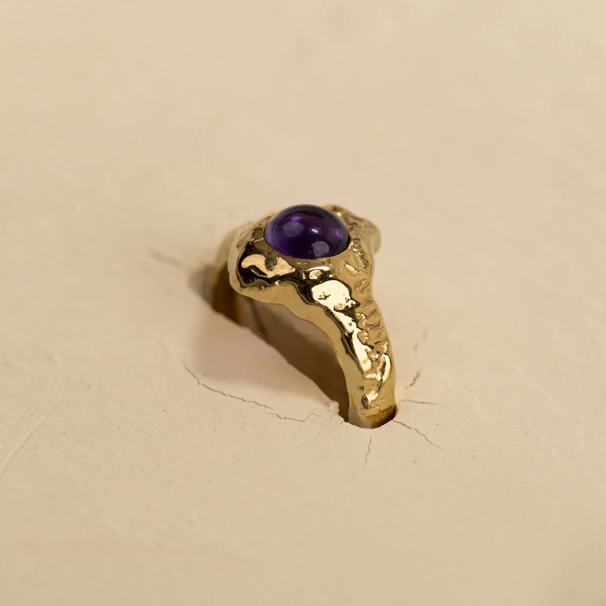 GIGI PURPLE AMETHYST GOLDEN RING - Image 3