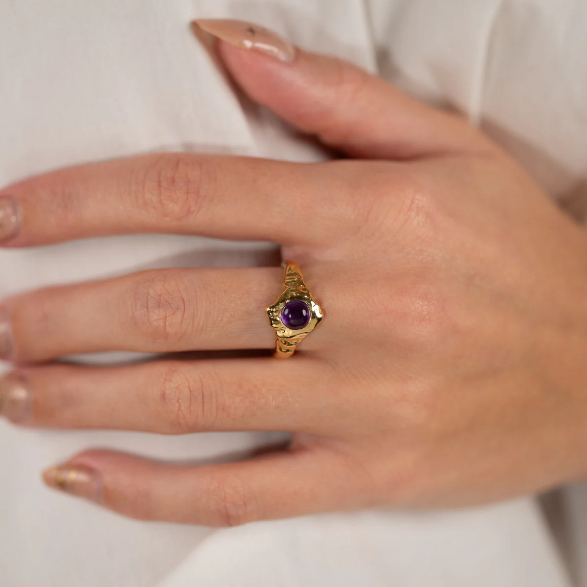 GIGI PURPLE AMETHYST GOLDEN RING - Image 4