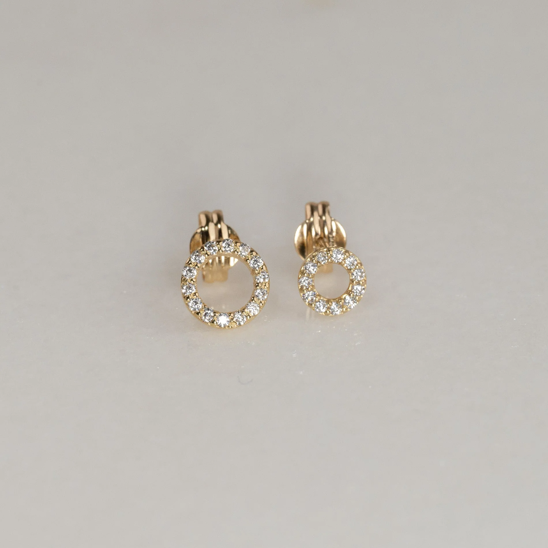 GLORIA CRYSTAL MINI SOLID GOLD EARRING - Image 8