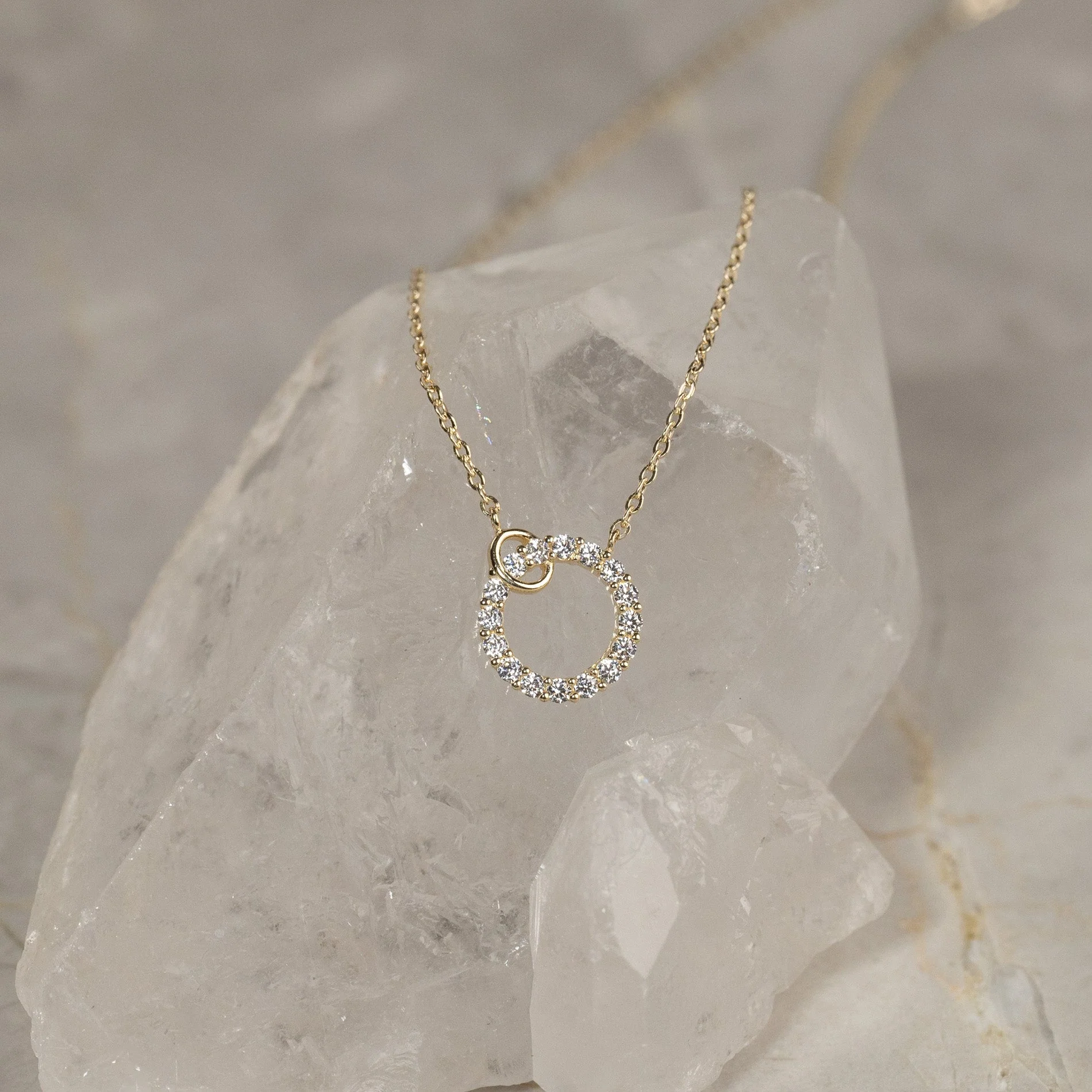 GLORIA CRYSTAL SOLID GOLD NECKLACE - Image 3