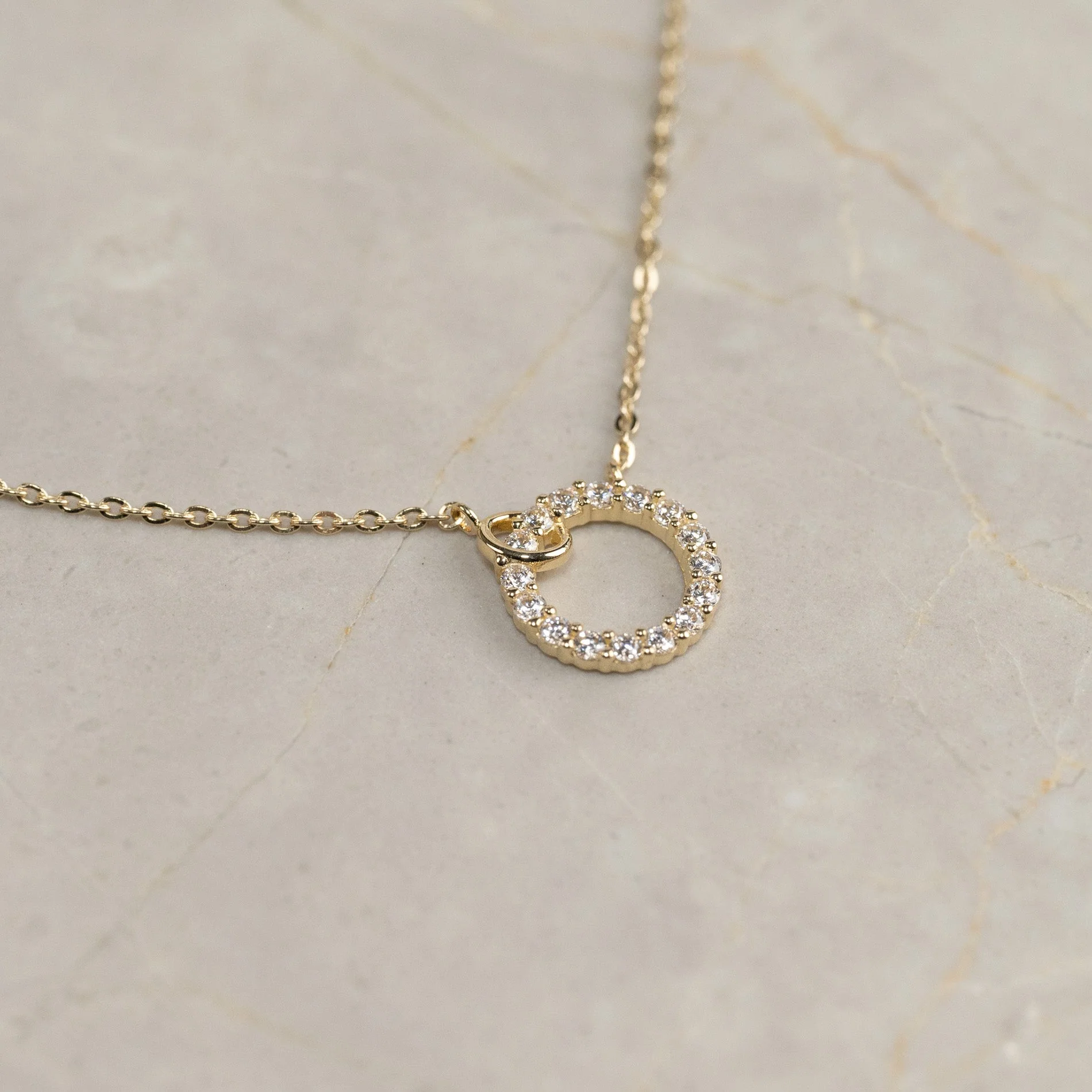 GLORIA CRYSTAL SOLID GOLD NECKLACE - Image 5