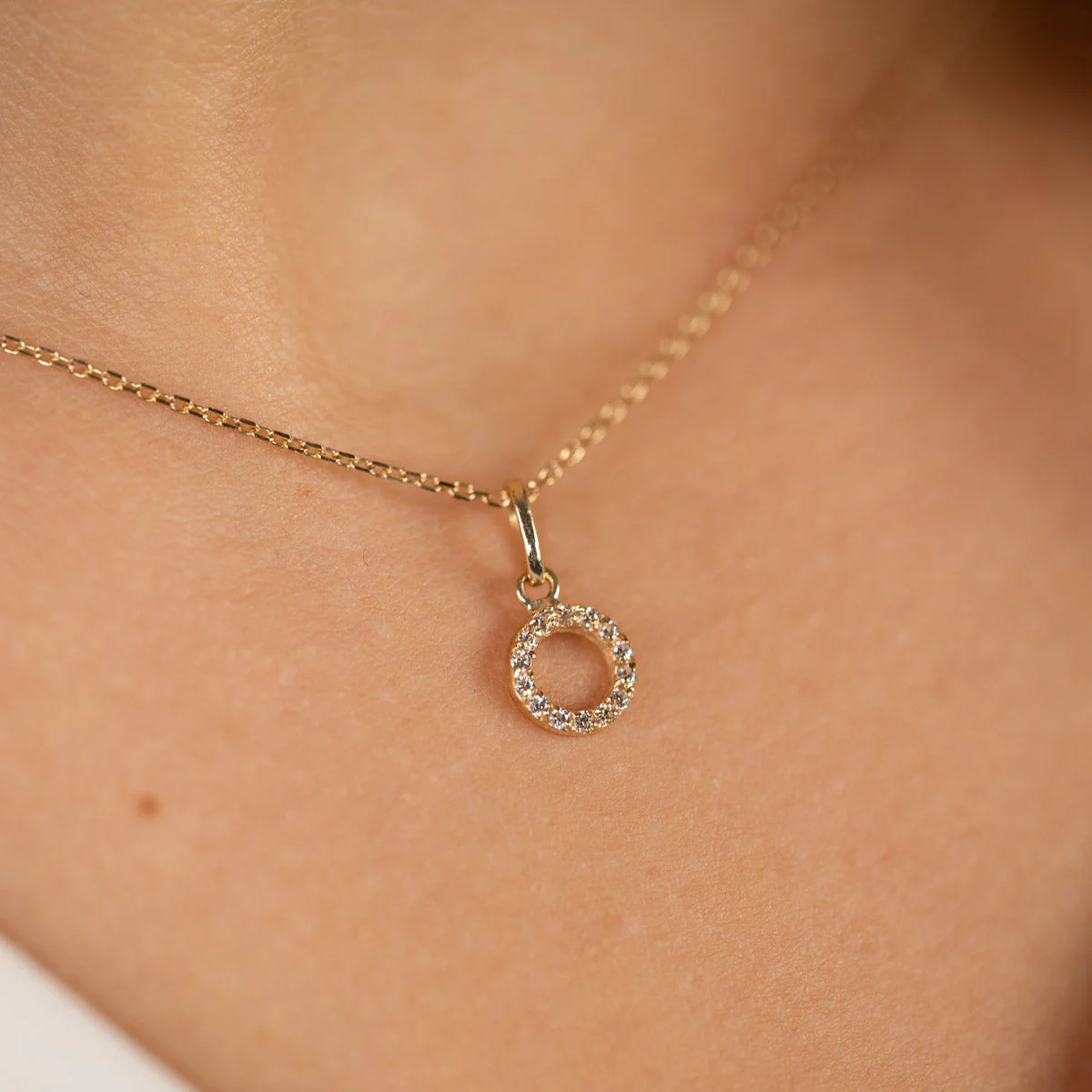 GLORIA CRYSTAL SOLID GOLD PENDANT - Image 2
