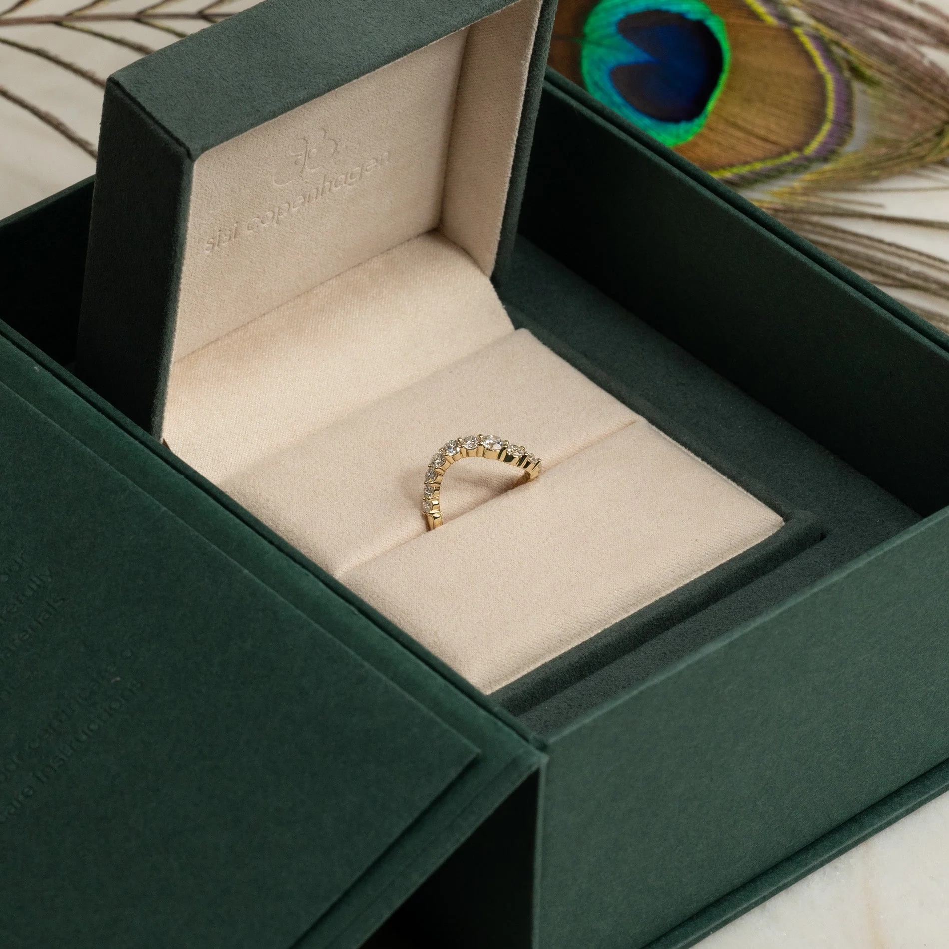 GRADUATING CURVED LAB-DIAMOND RING - 1.2ct - YG - Image 11