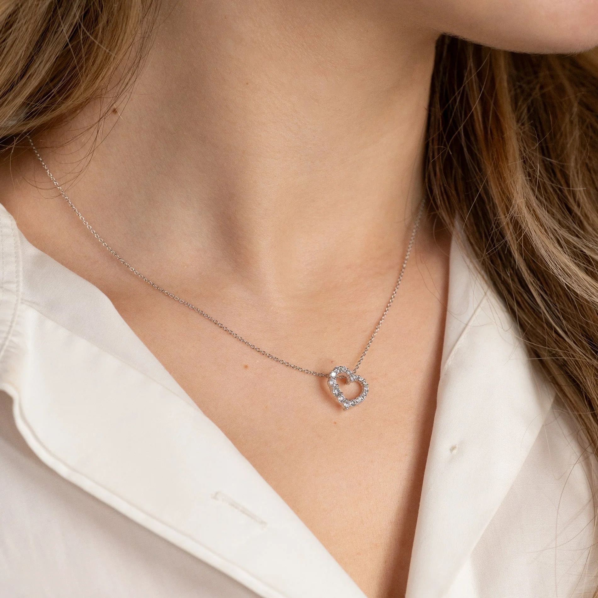 GRADUATING CURVED HEART LAB-DIAMOND PENDANT - 0.45ct - WG - Image 5