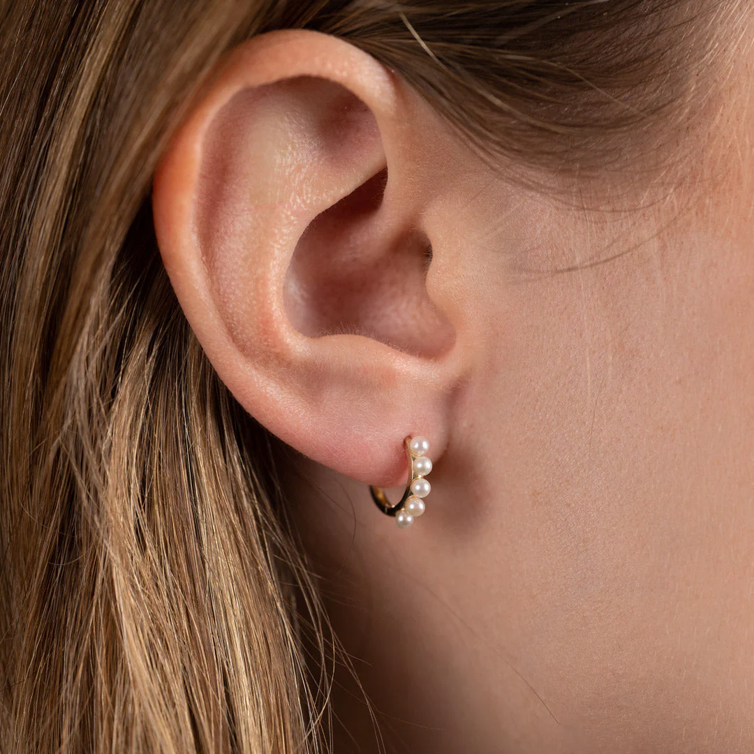 GUDNARE SMALL PEARL SOLID GOLD EARRING - Image 2