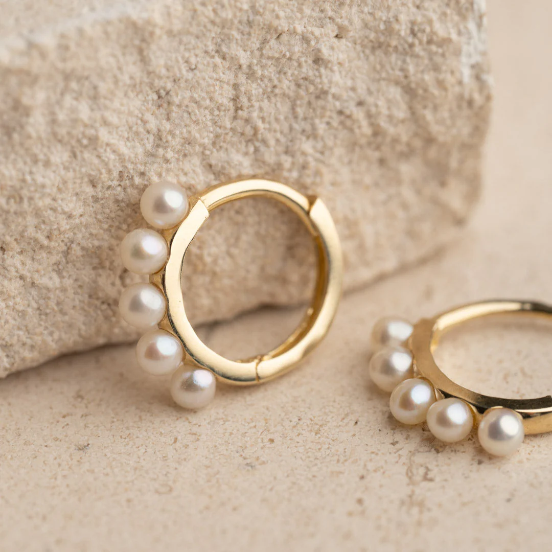 GUDNARE SMALL PEARL SOLID GOLD EARRING - Image 3
