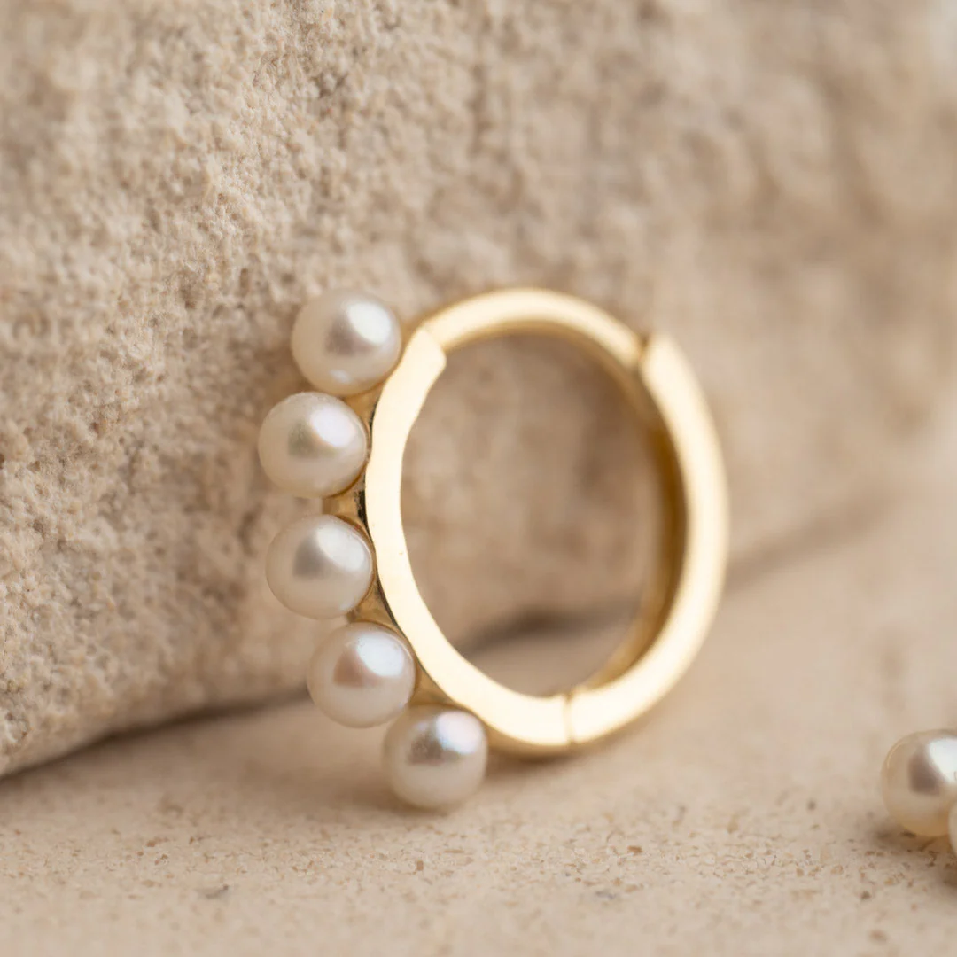GUDNARE SMALL PEARL SOLID GOLD EARRING - Image 6