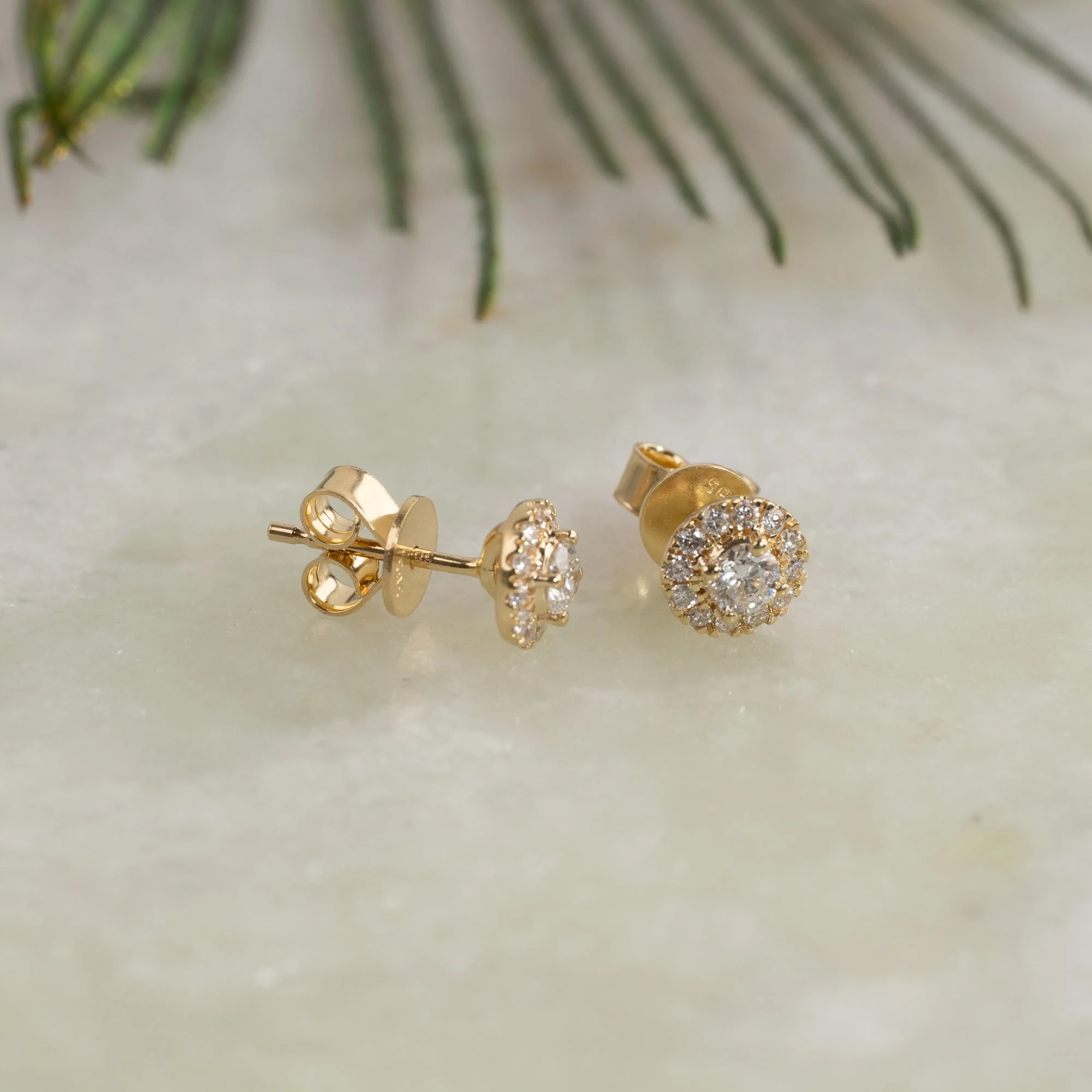 HALO LAB-DIAMOND STUD EARRING - 0.5ct - YG - Image 5