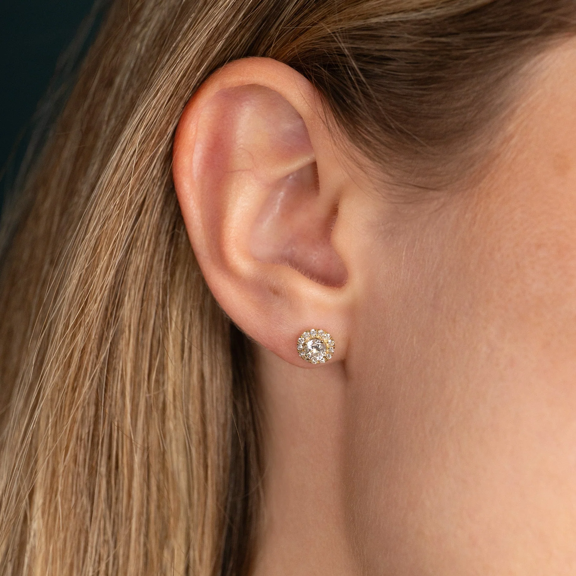 HALO LAB-DIAMOND STUD EARRING - 0.65ct - YG - Image 2