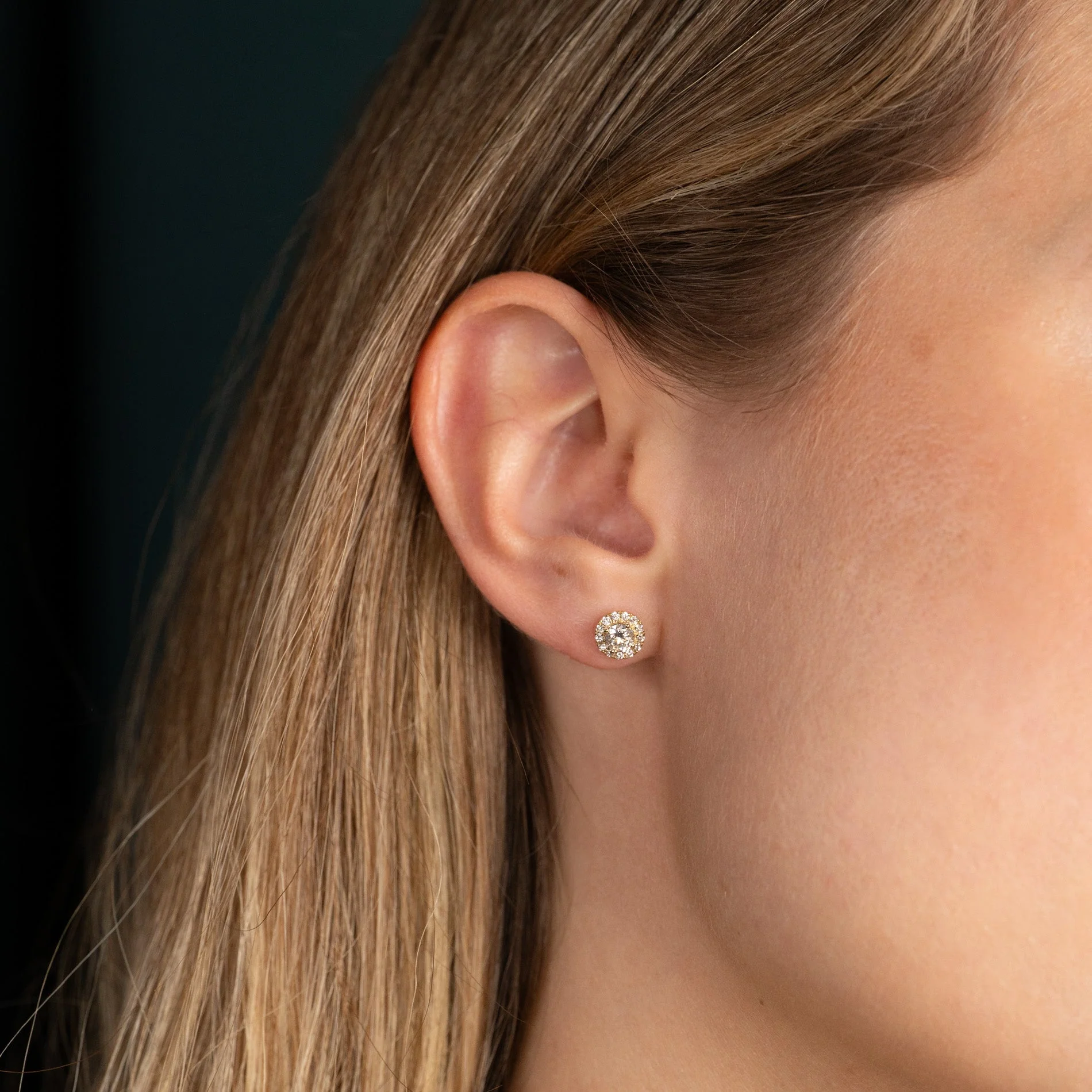 HALO LAB-DIAMOND STUD EARRING - 0.65ct - YG - Image 7
