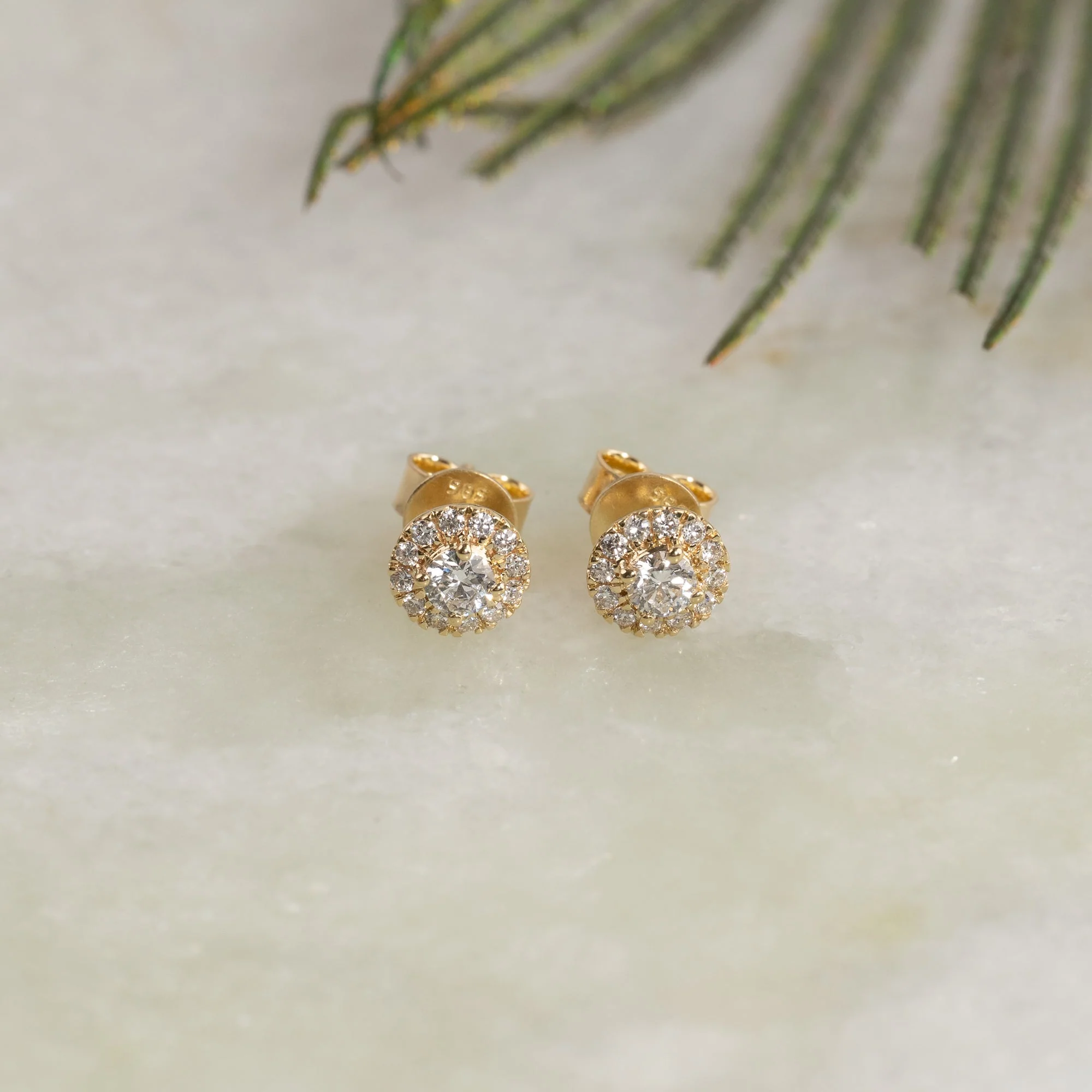 HALO DIAMOND STUD EARRING - Image 2
